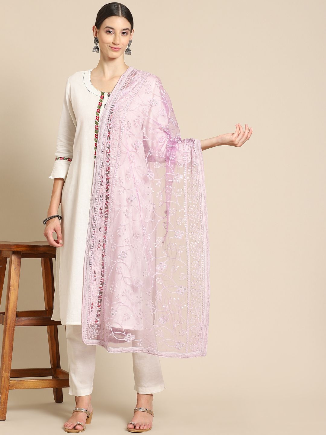 Saadgi Mauve & Gold-Toned Embroidered Dupatta with Chikankari