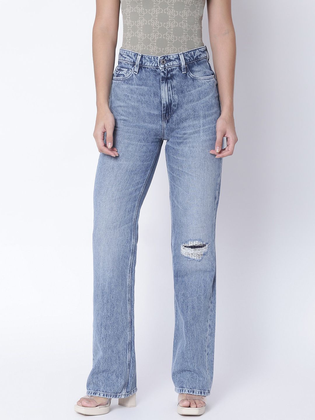 GUESS Women Assorted Mildly Distressed Light Fade Jeans Price in India