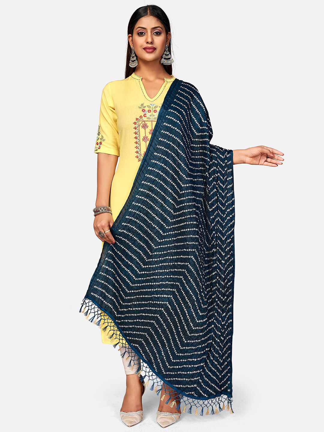 Vbuyz Blue Printed Bandhani Dupatta Price in India