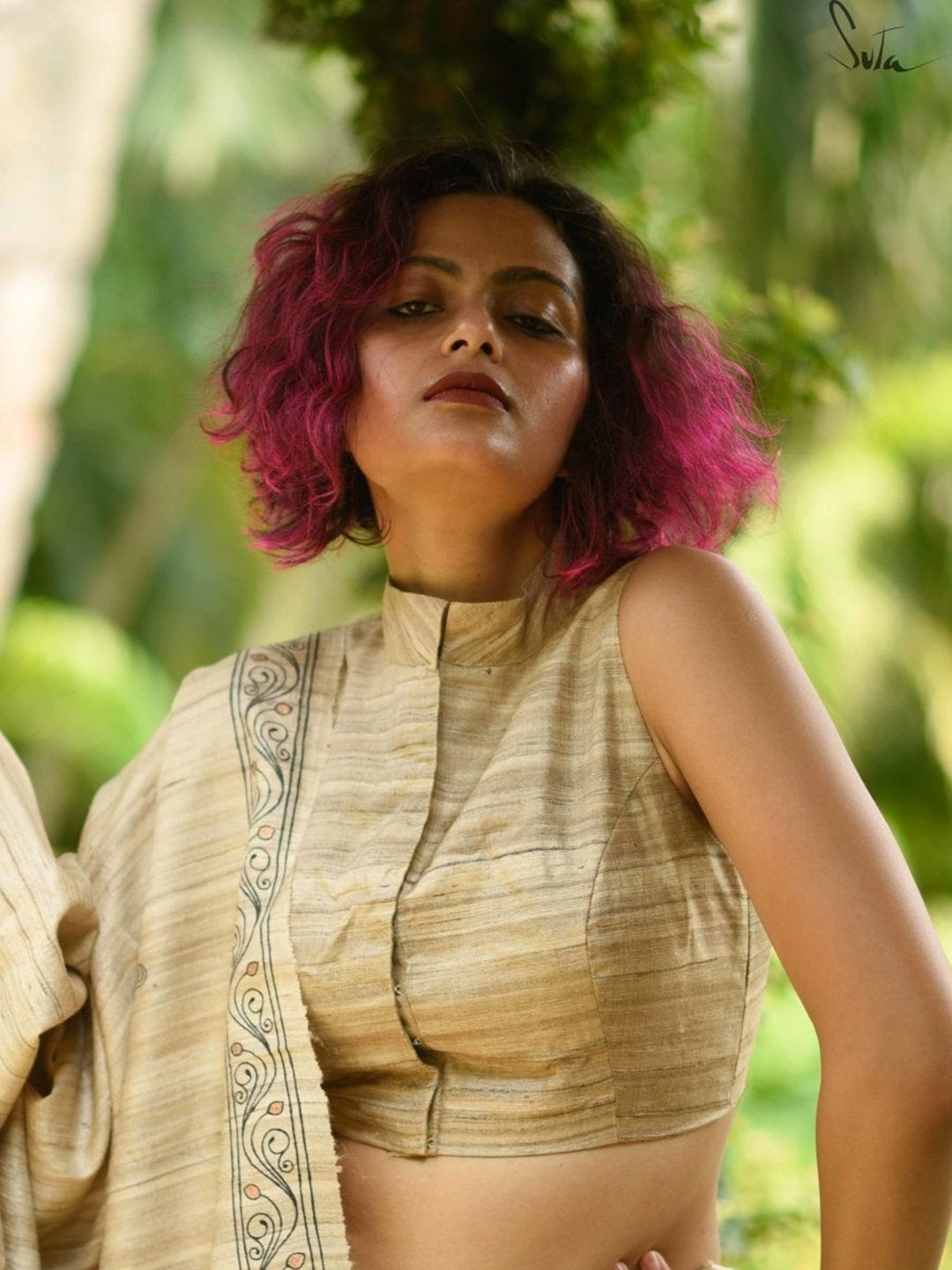 Suta Women Beige Woven Design Tussar Silk Handwoven Saree Blouse Price in India