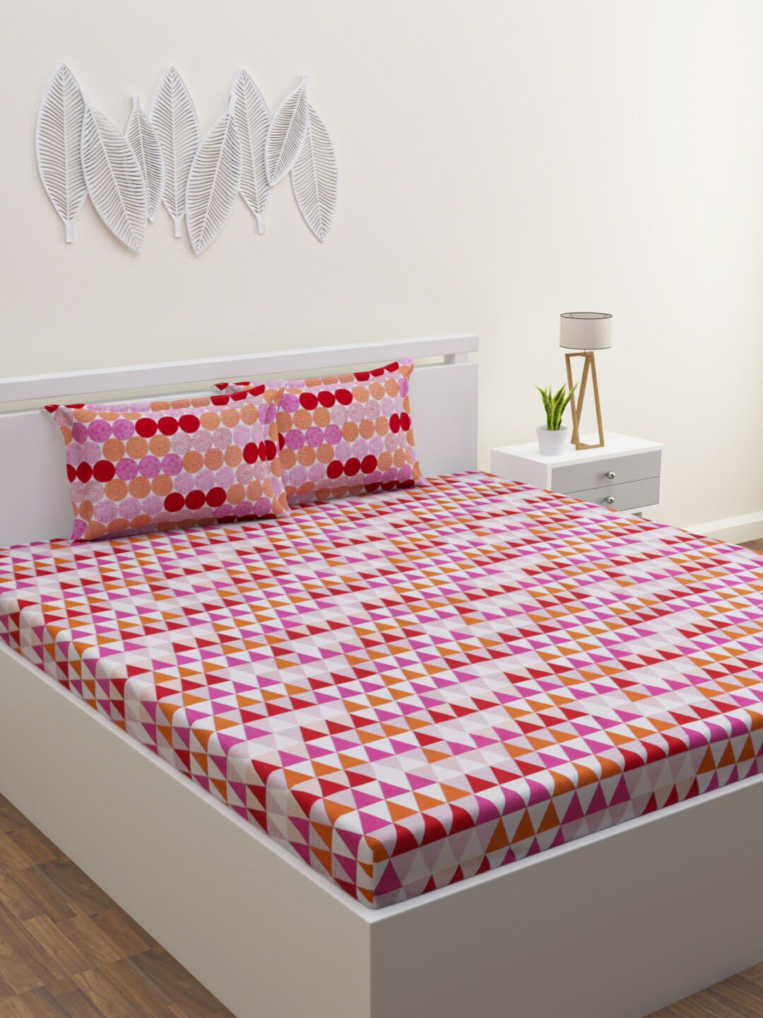HOME AFFAIRS Pink Geometric Pure Cotton 250 TC King Bedsheet with 2 Pillow Covers Price in India
