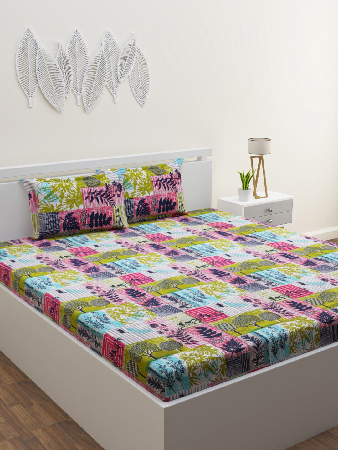 HOME AFFAIRS Multicoloured Floral 250 TC King Bedsheet with 2 Pillow Covers Price in India