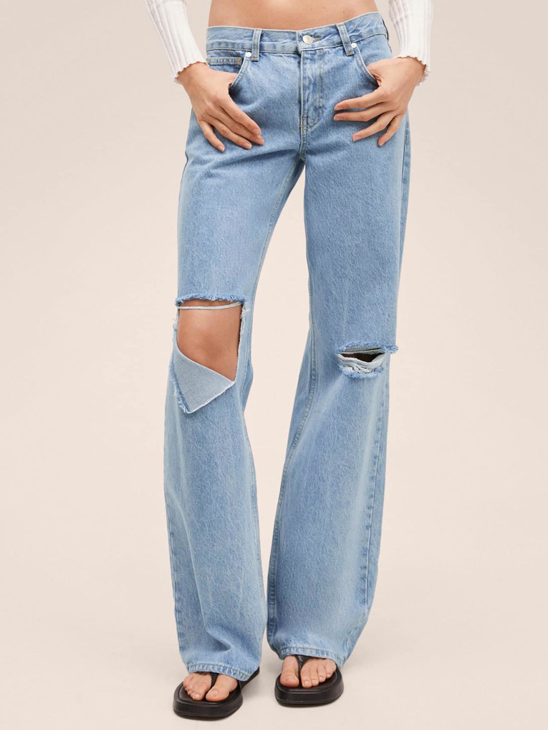 MANGO Women Blue Wide Leg Low-Rise Slash Knee Stretchable Jeans Price in India