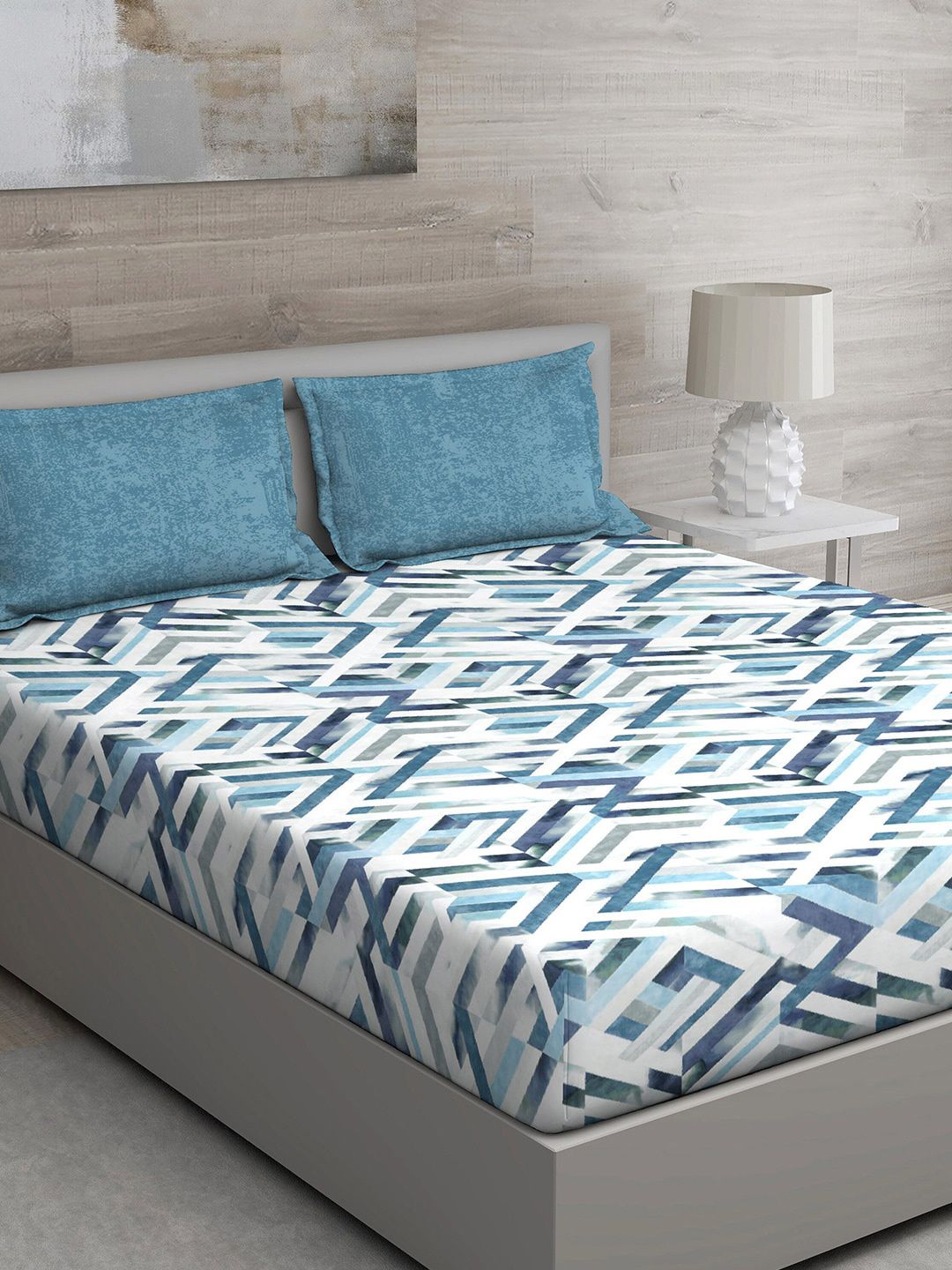 GM Blue & White Geometric 150 TC Queen Bedsheet with 2 Pillow Covers Price in India