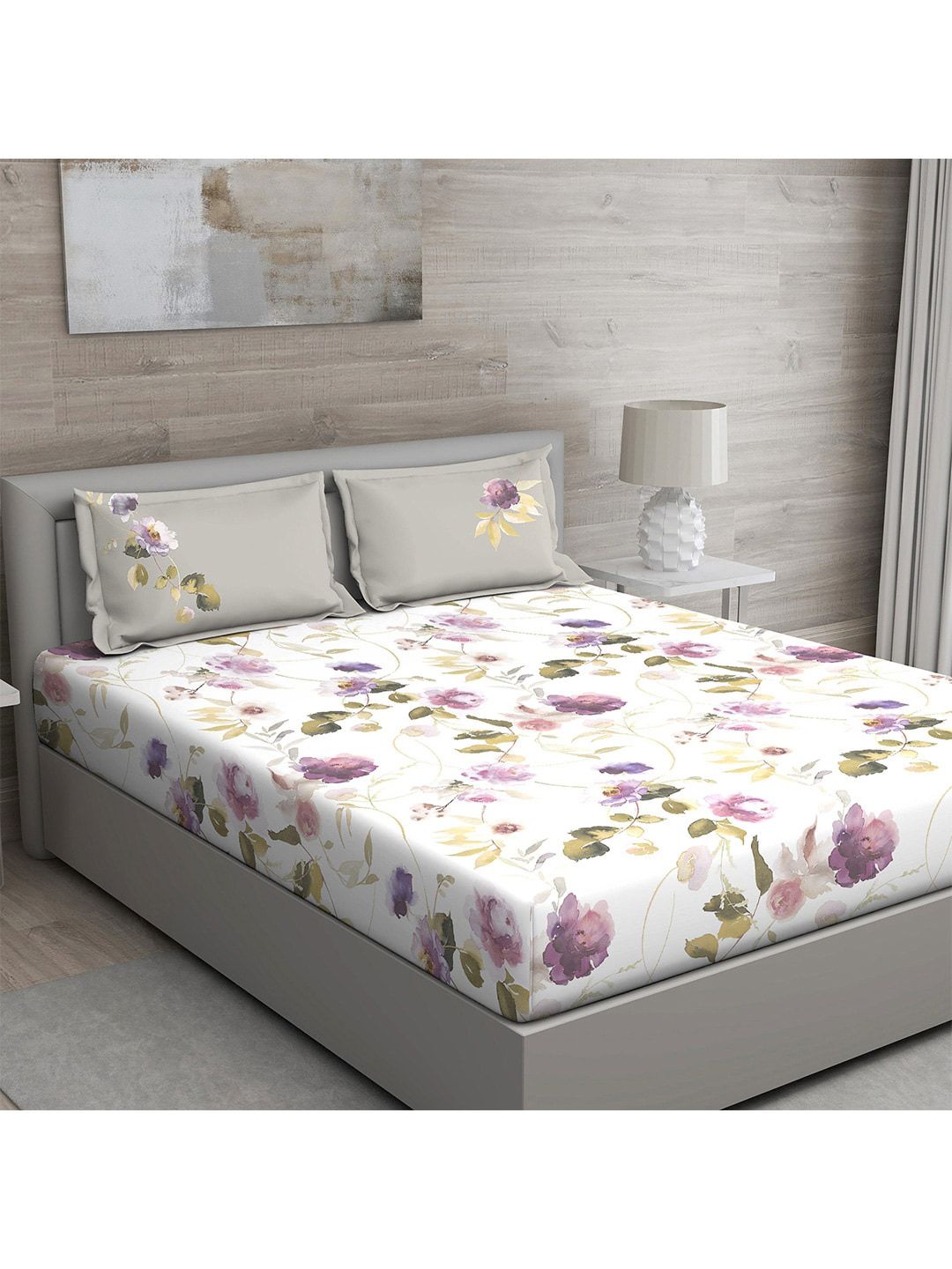 GM Purple & Off White Floral 150 TC Queen Bedsheet with 2 Pillow Covers Price in India