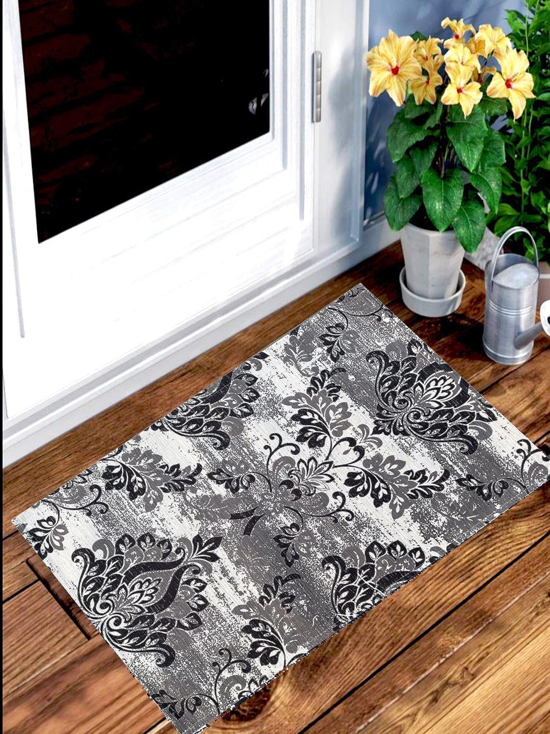 BELLA TRUE Set Of 2 Black & White Printed Anti-Skit Doormats Price in India