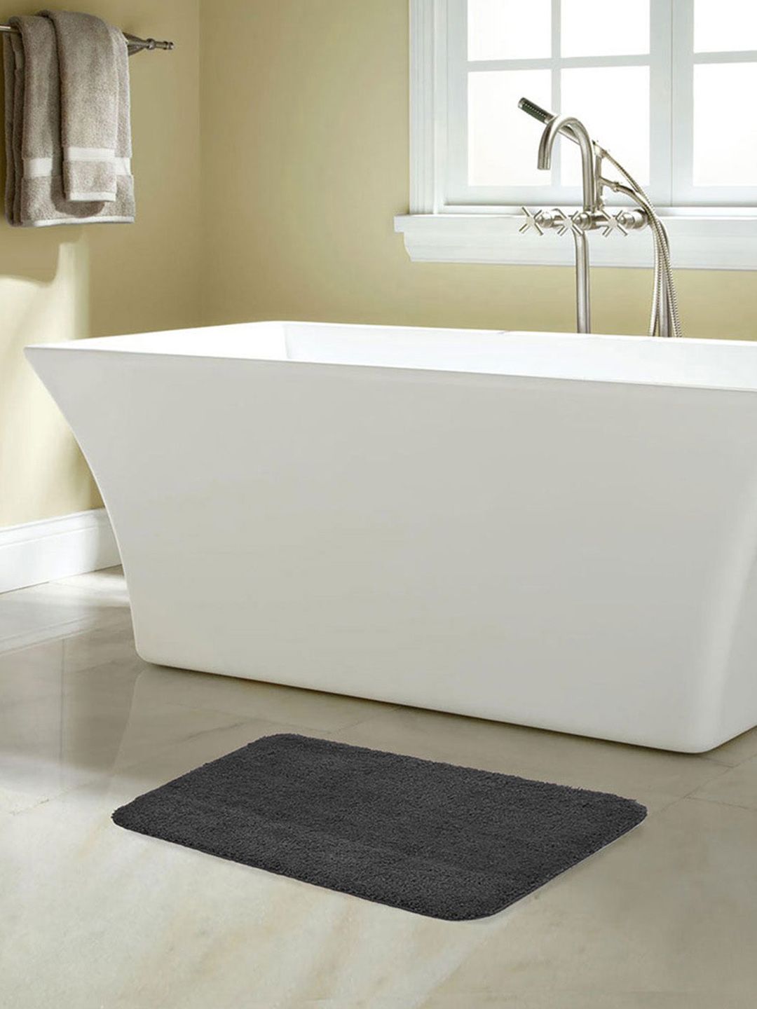 Athome by Nilkamal Charcoal Grey 2000 GSM Anti-Skid Bath Mat Price in India