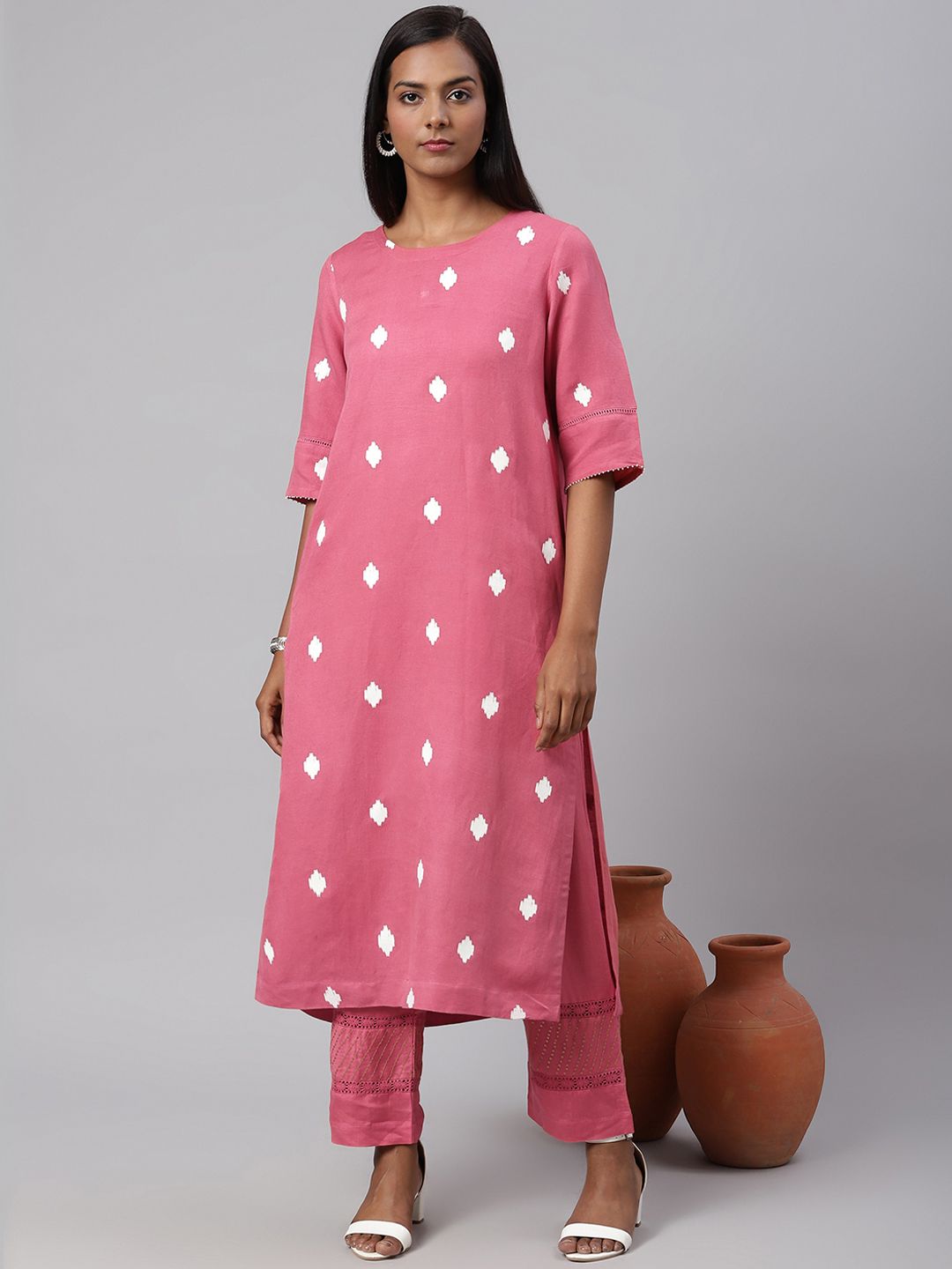 Linen Club Woman Women Pink Geometric Printed Gotta Patti Kurta Price in India