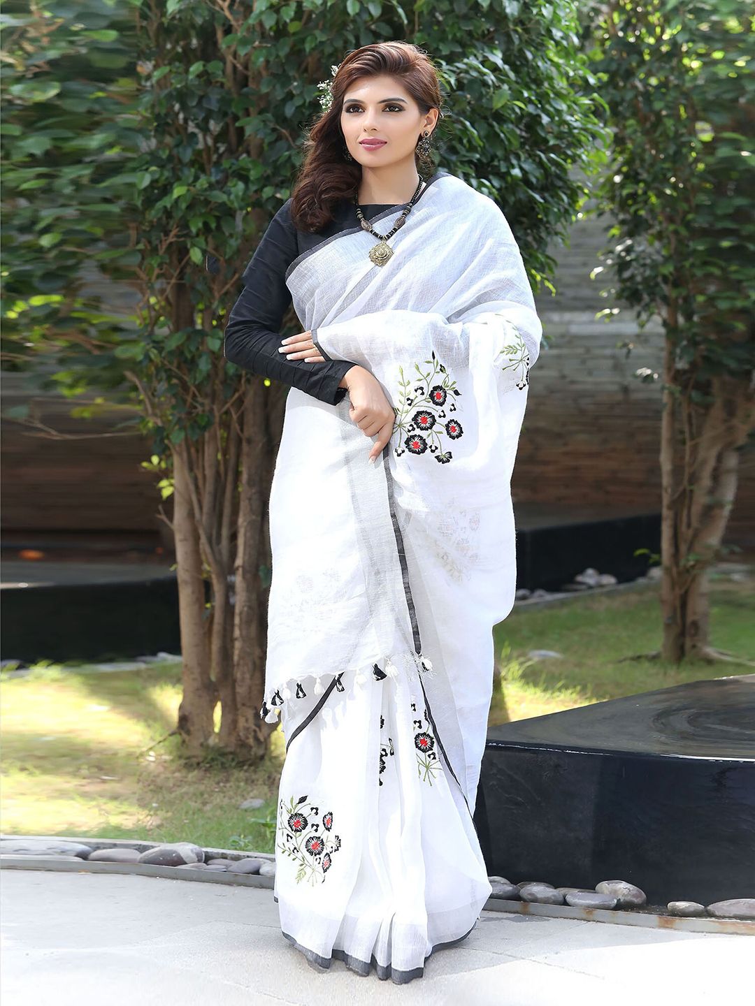 BEATITUDE White & Green Floral Pure Linen Saree Price in India