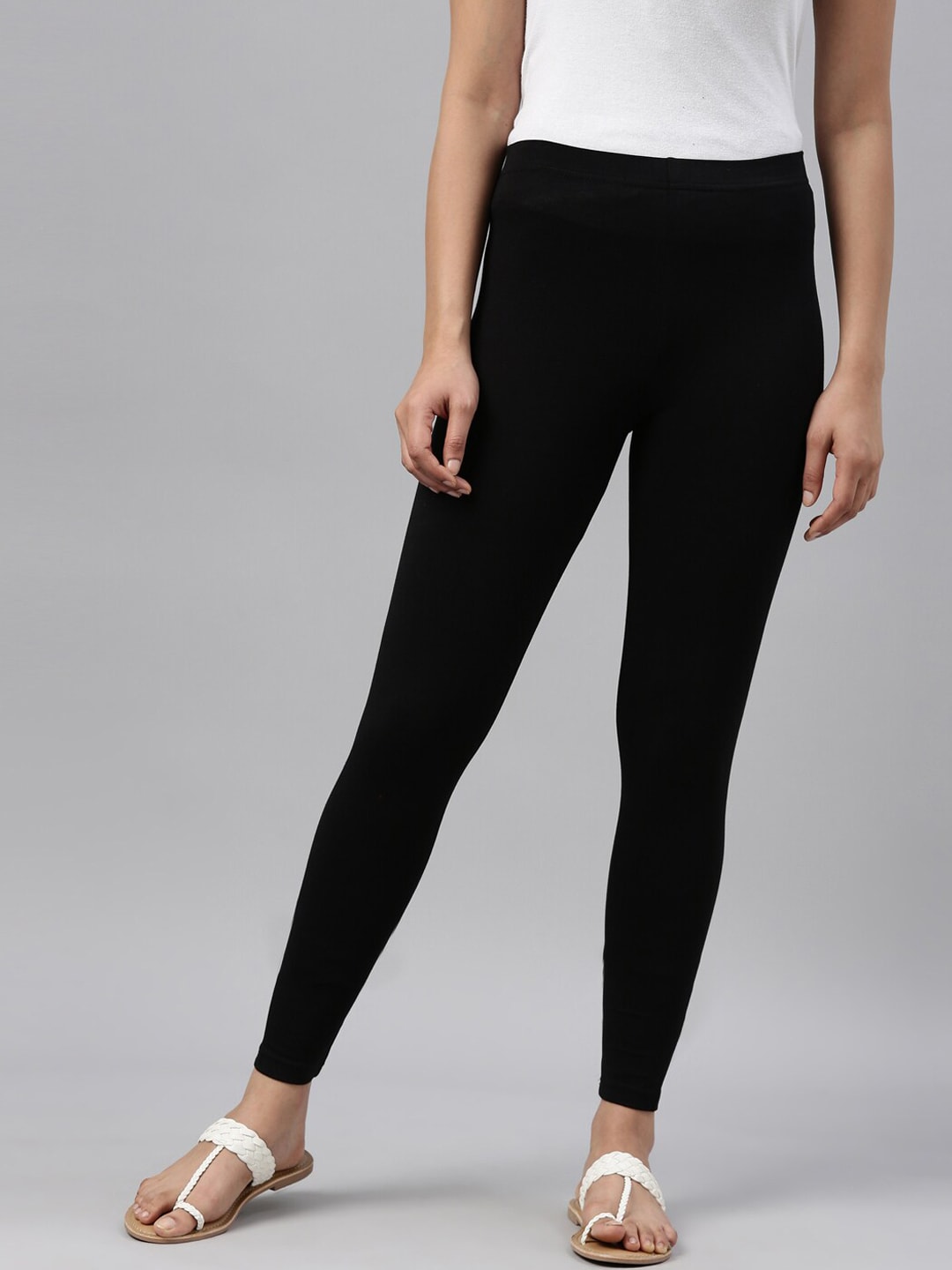 Go Colors Women Black Solid Ankle Length Leggings Price in India