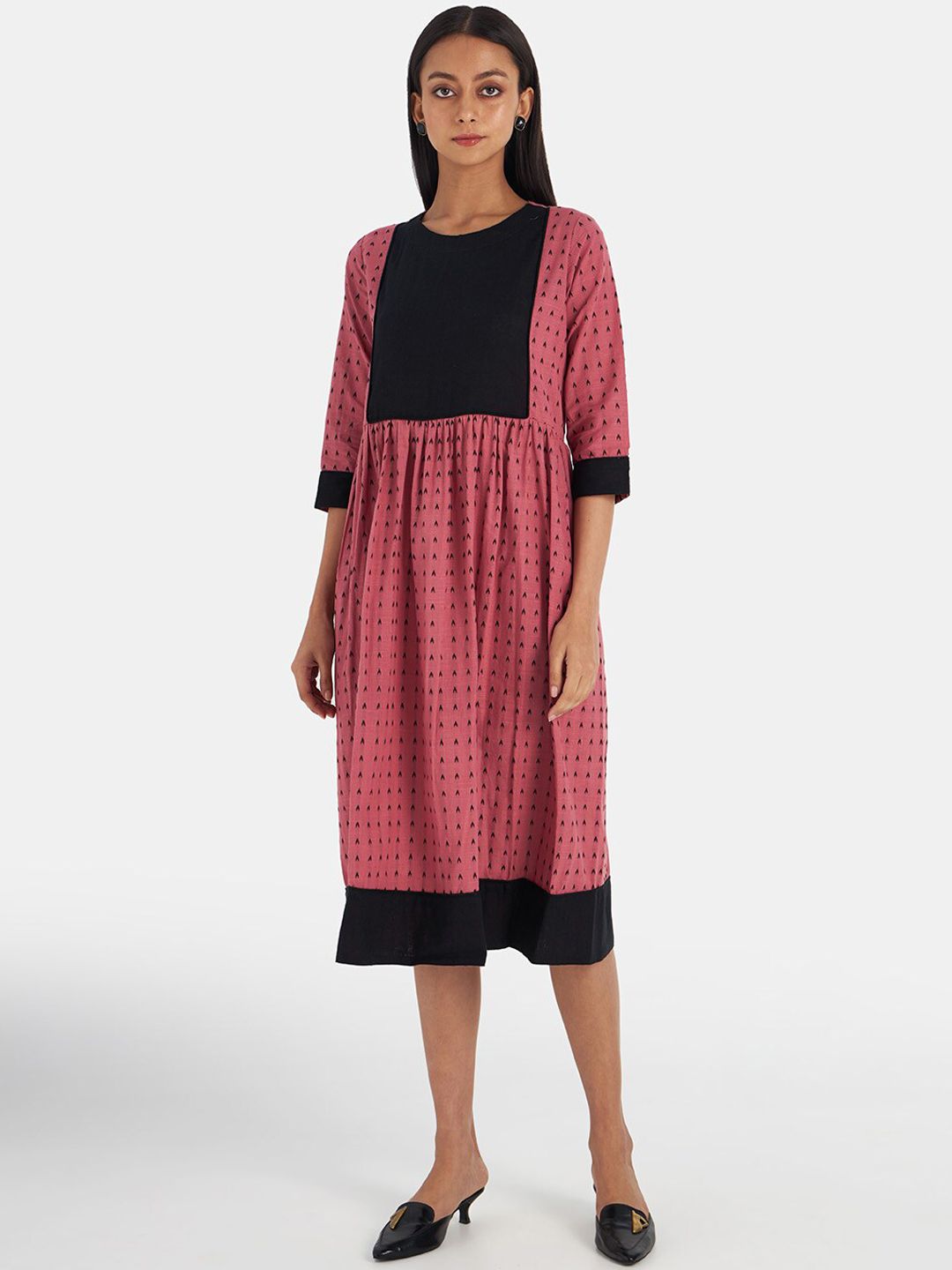 Suta Women Pink & Black Cotton Midi Dress Price in India