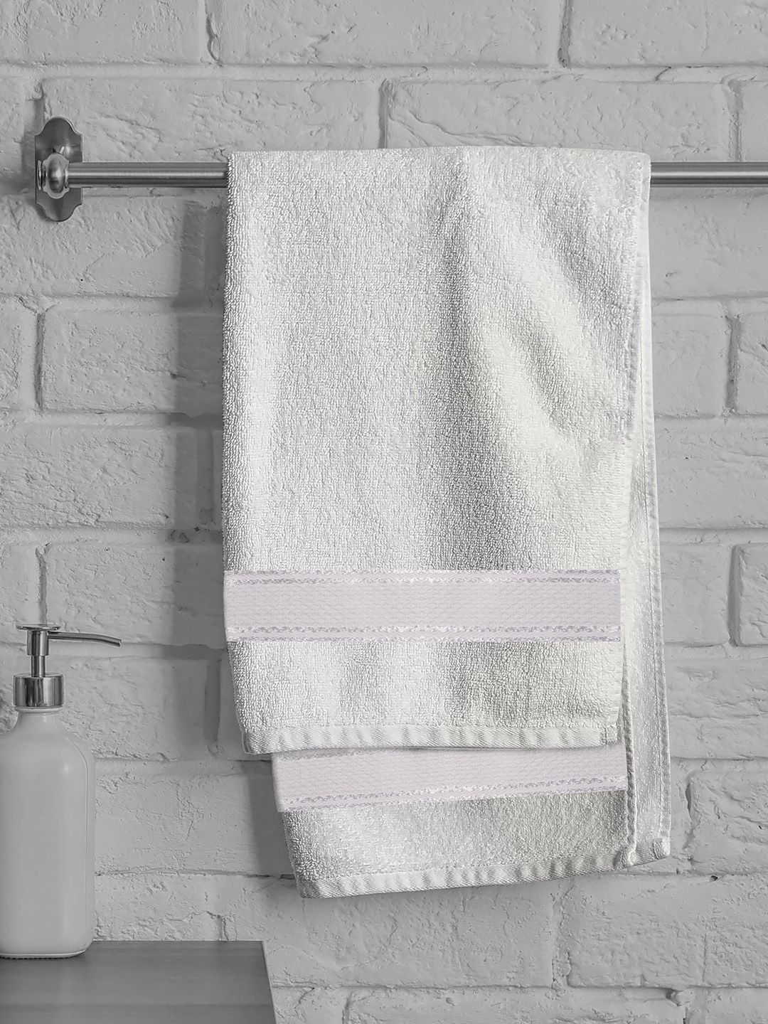 Athome by Nilkamal Set Of 4 White Solid 370 GSM Pure Cotton Hand Towels Price in India