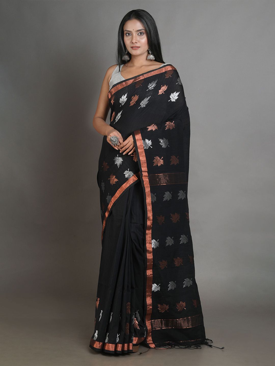 Arhi Black & Silver-Toned Floral Pure Linen Saree Price in India
