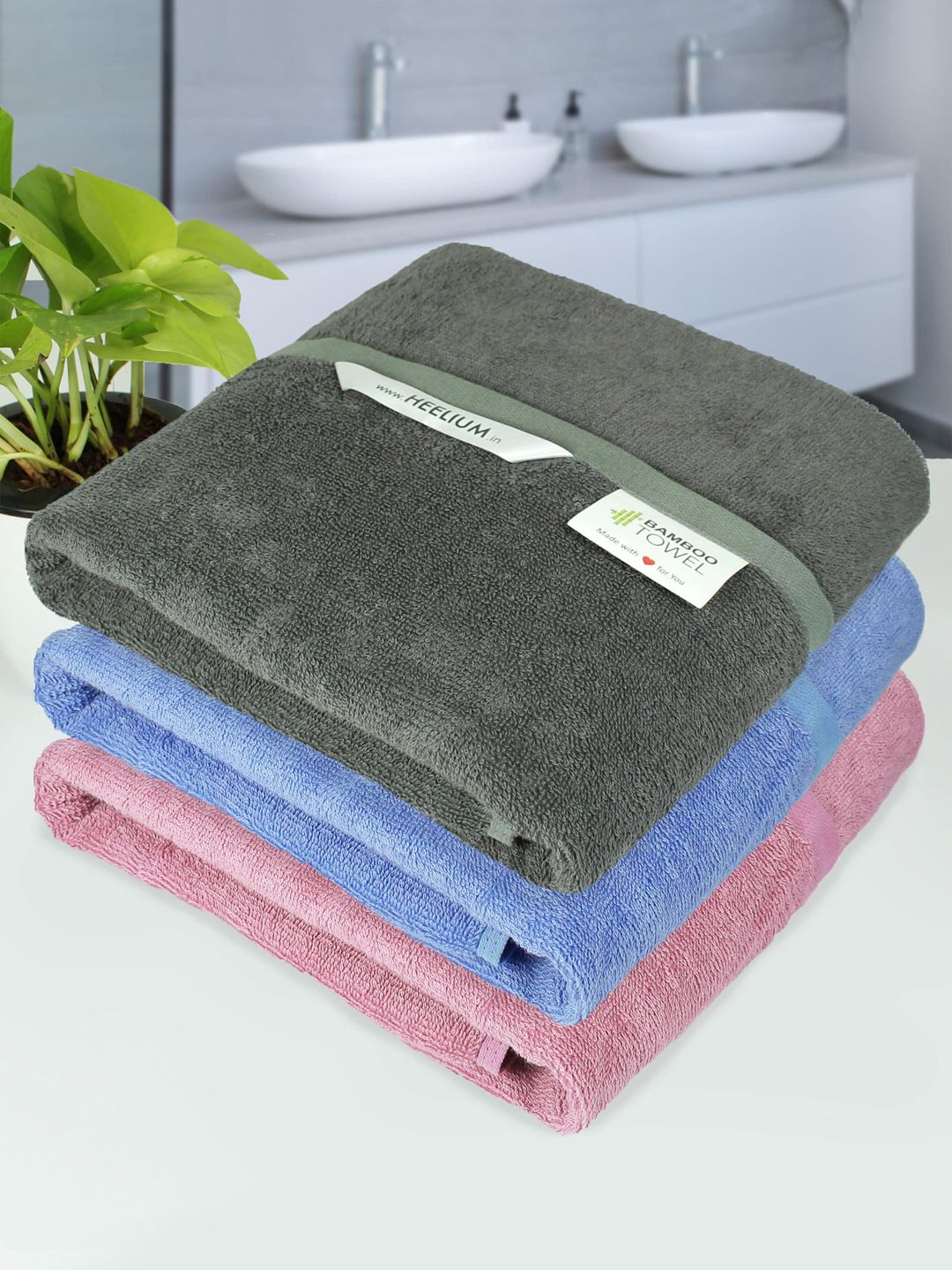 Heelium Set Of 3 Solid 400 GSM Bath Towels Price in India