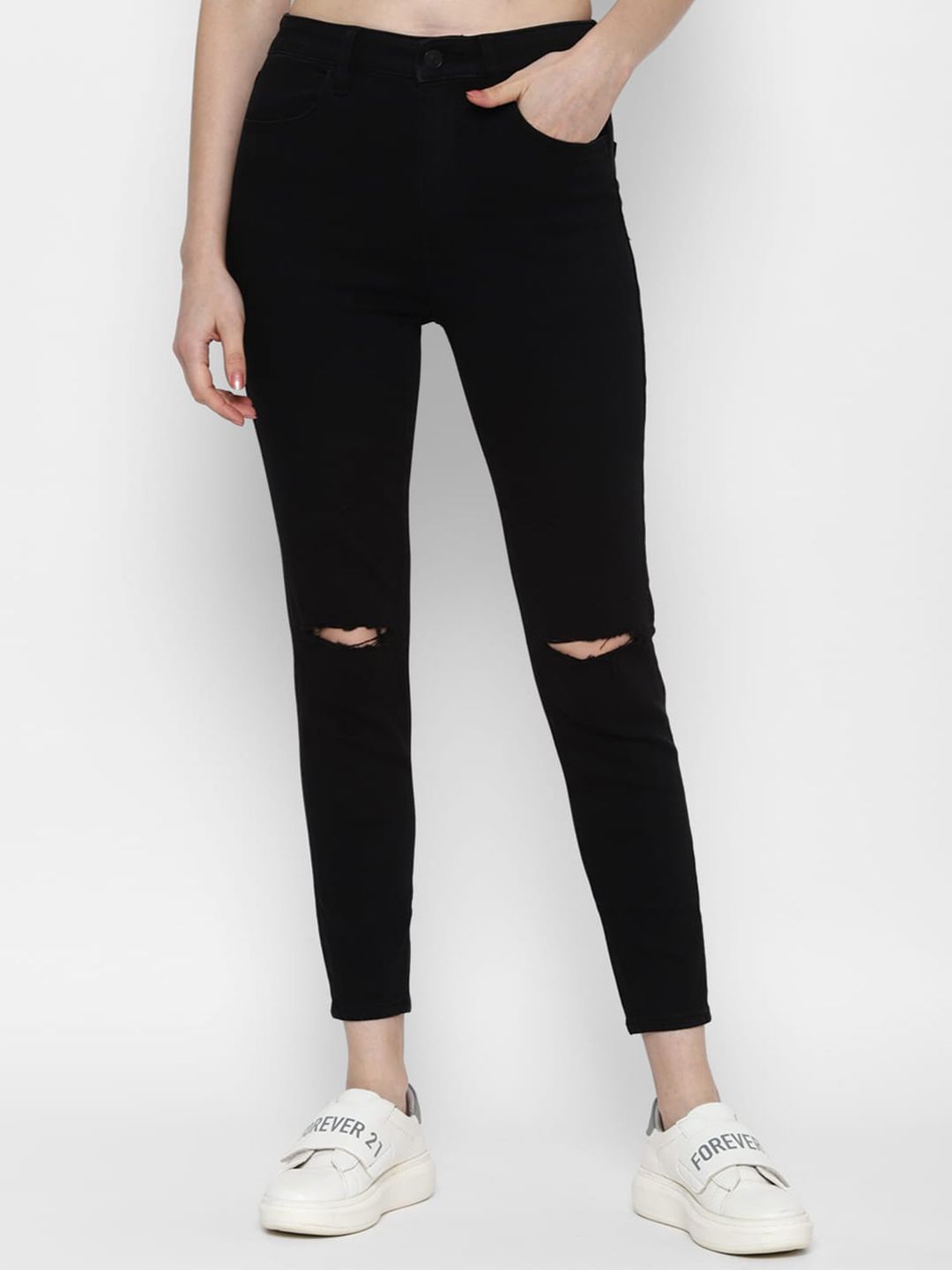 AMERICAN EAGLE OUTFITTERS Women Black Slim Fit Slash Knee Jeans Price in India