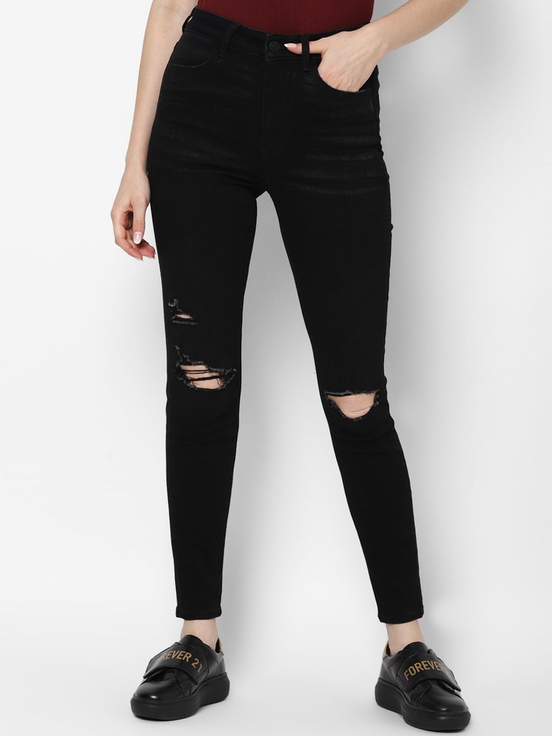 AMERICAN EAGLE OUTFITTERS Women Black Slim Fit Slash Knee Jeans Price in India