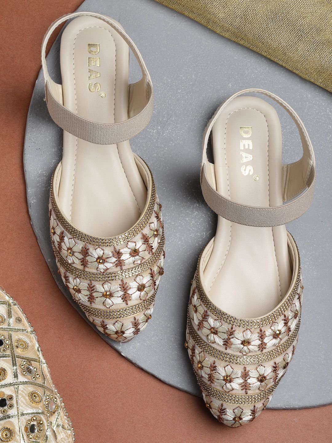 DEAS Women Cream-Coloured Mojaris Flats Price in India