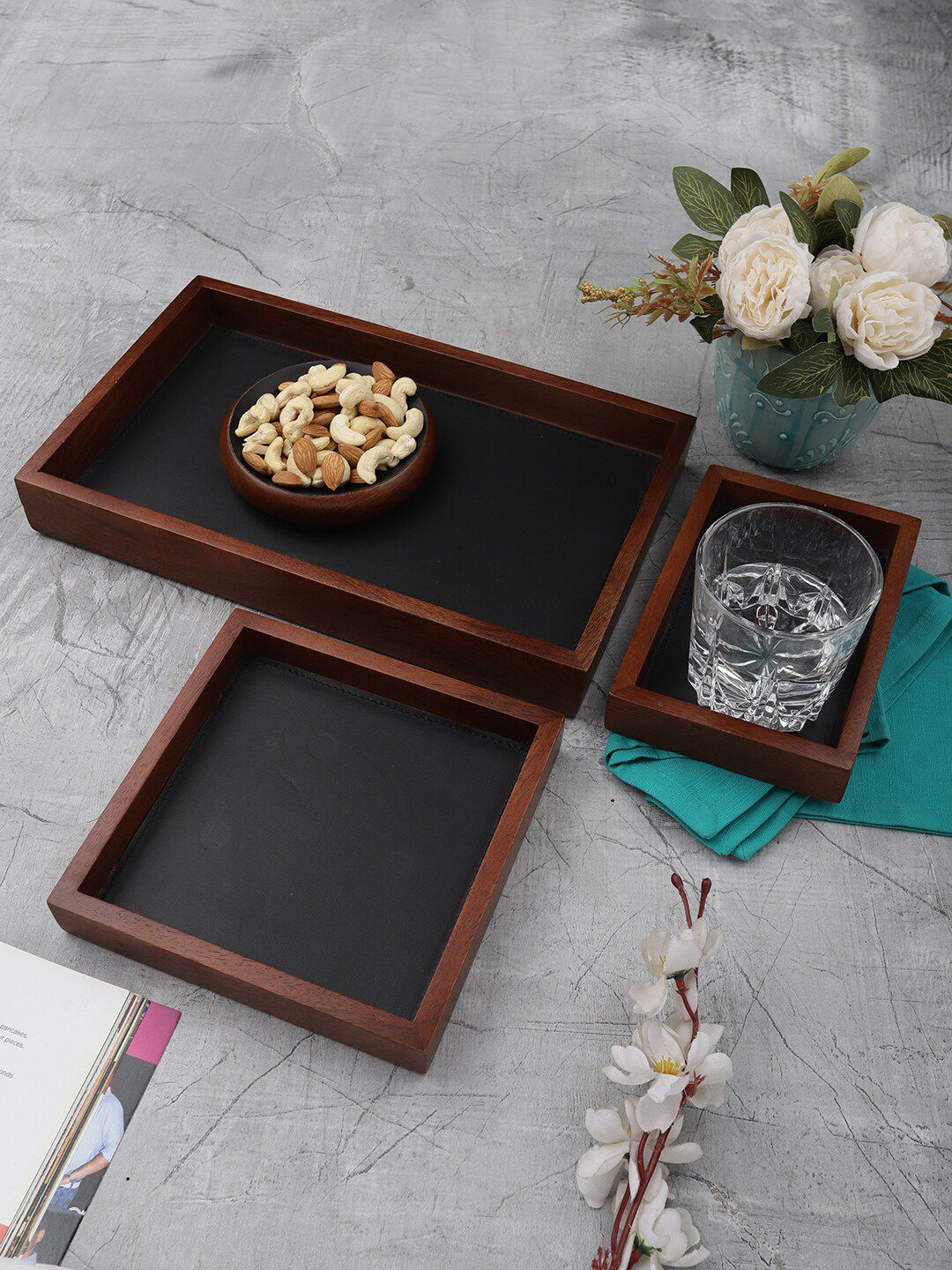 VarEesha Set Of 4 Brown Solid Handcrafted Mahogany Wood Faux Leather Base Serving Trays Price in India