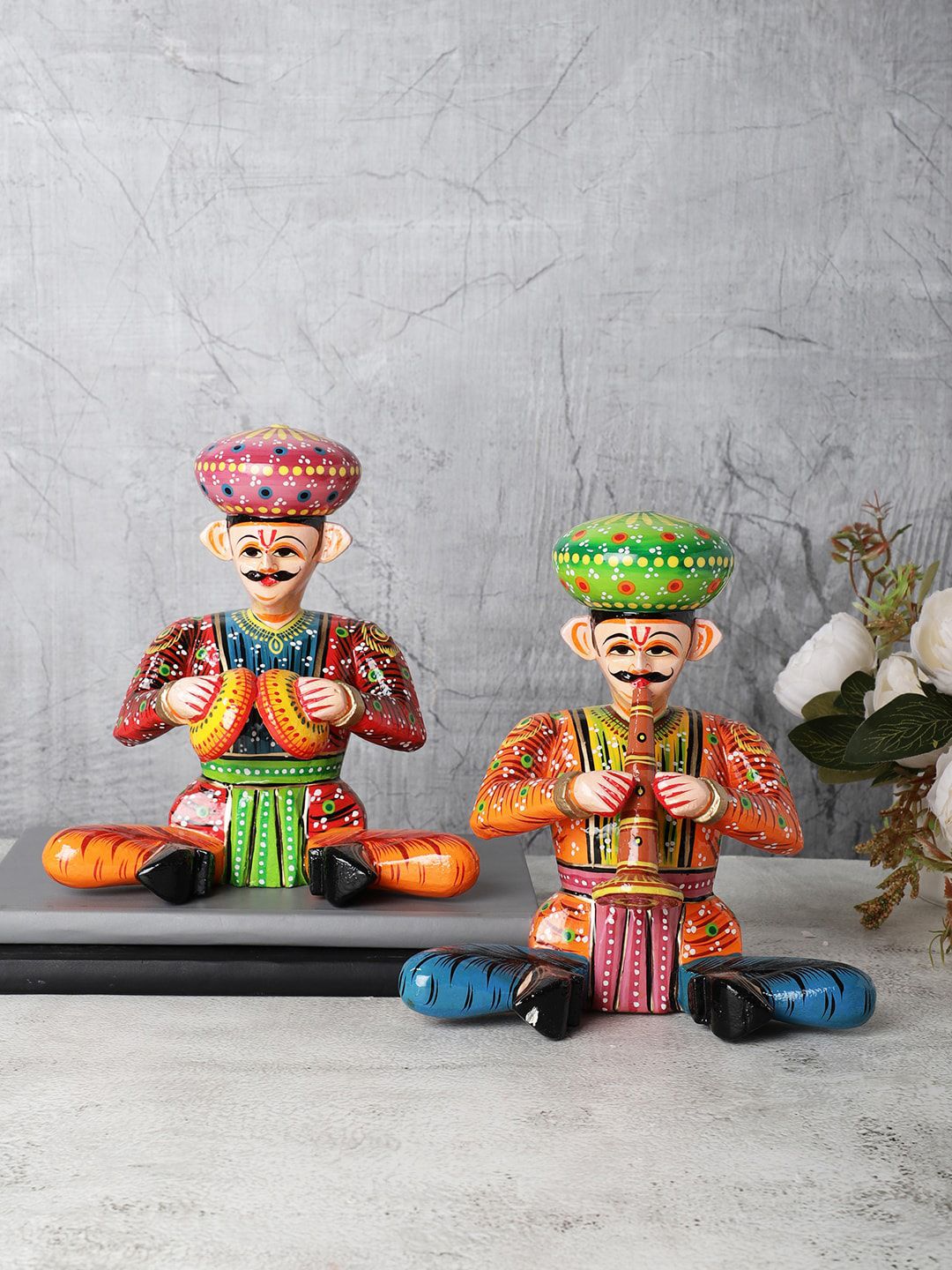 VarEesha Set of 2 Multi-Coloured Wooden Musicians Showpieces Price in India