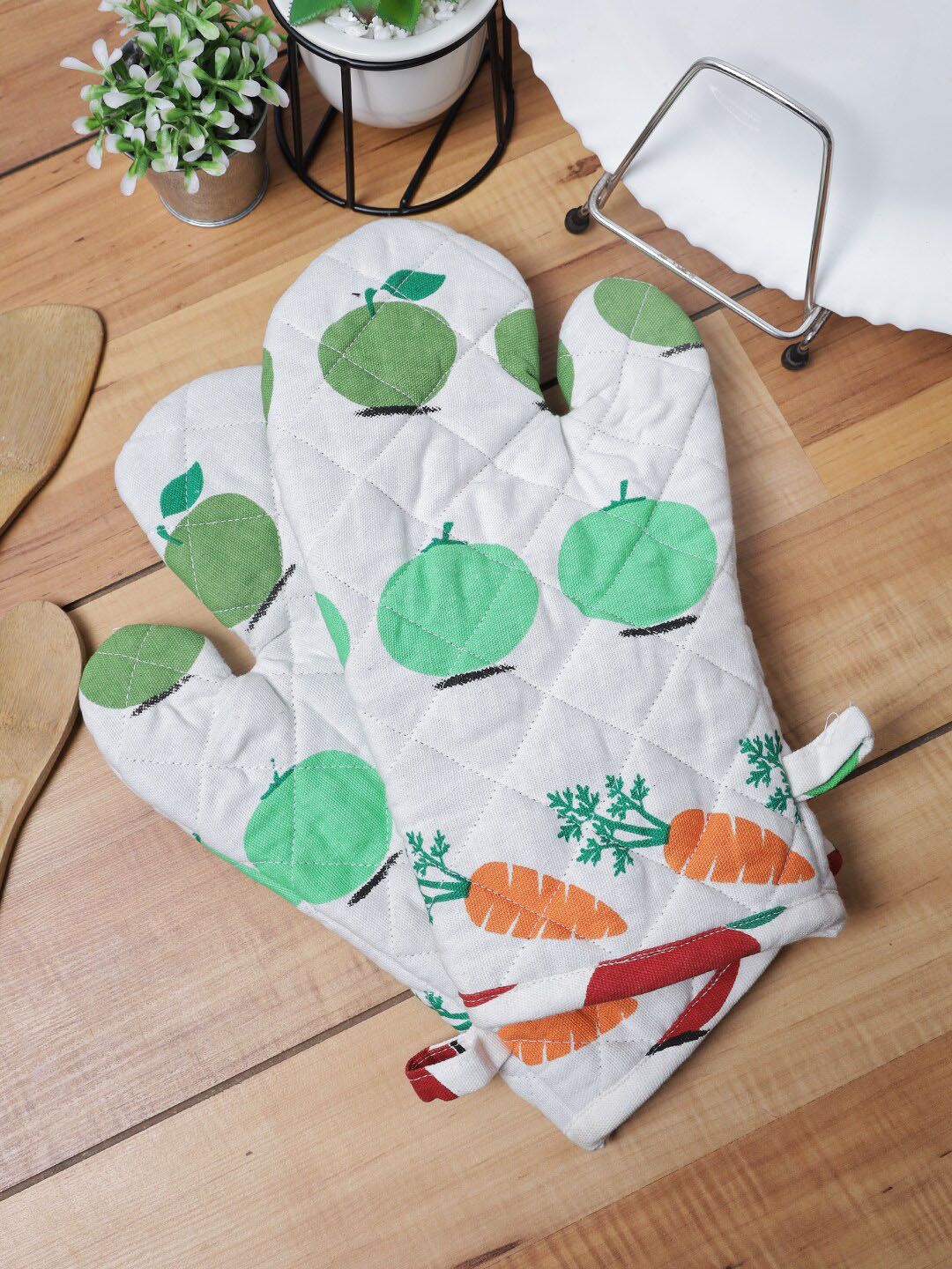 Soumya Set Of 2 Printed Cotton Oven Gloves Price in India