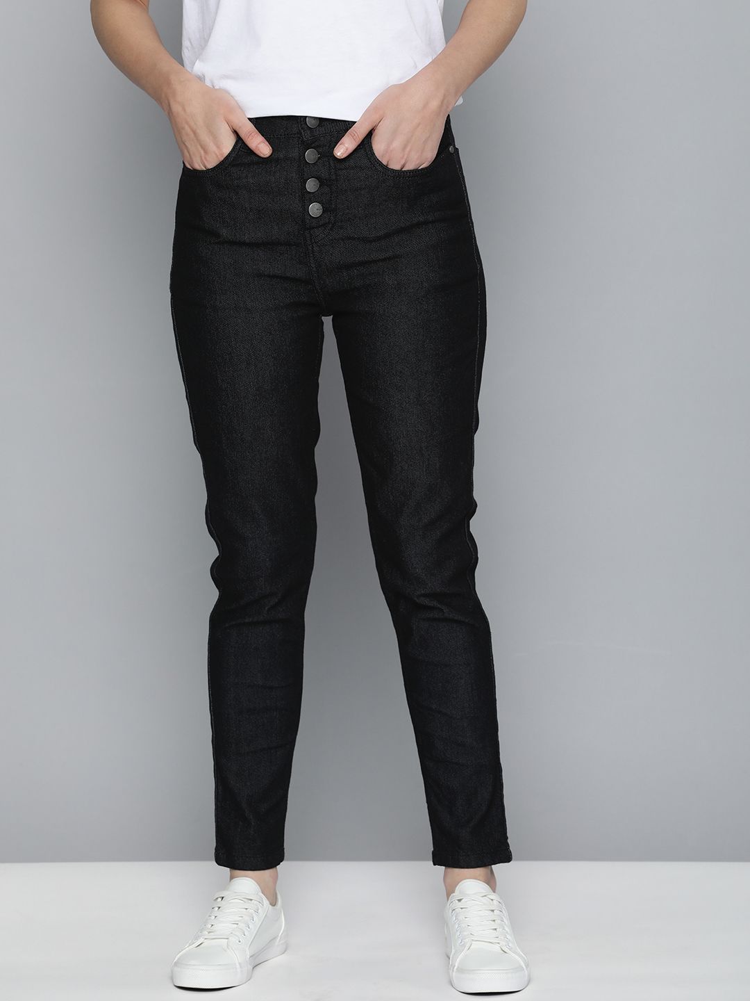 Mast & Harbour Women Black Skinny Fit Mid-Rise Light Fade Stretchable Jeans Price in India