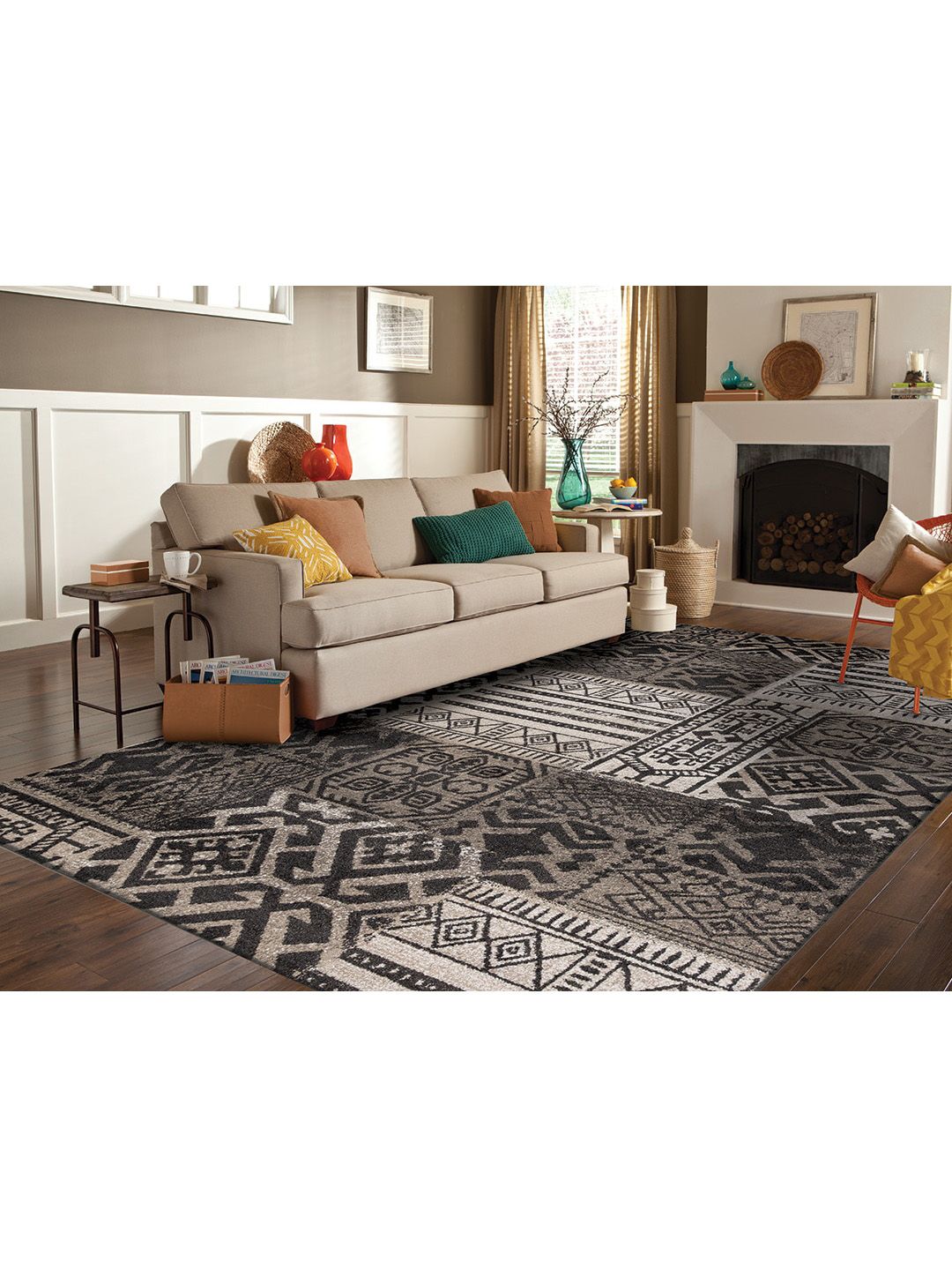 DDecor Black & White Geometric Medium Carpet Price in India
