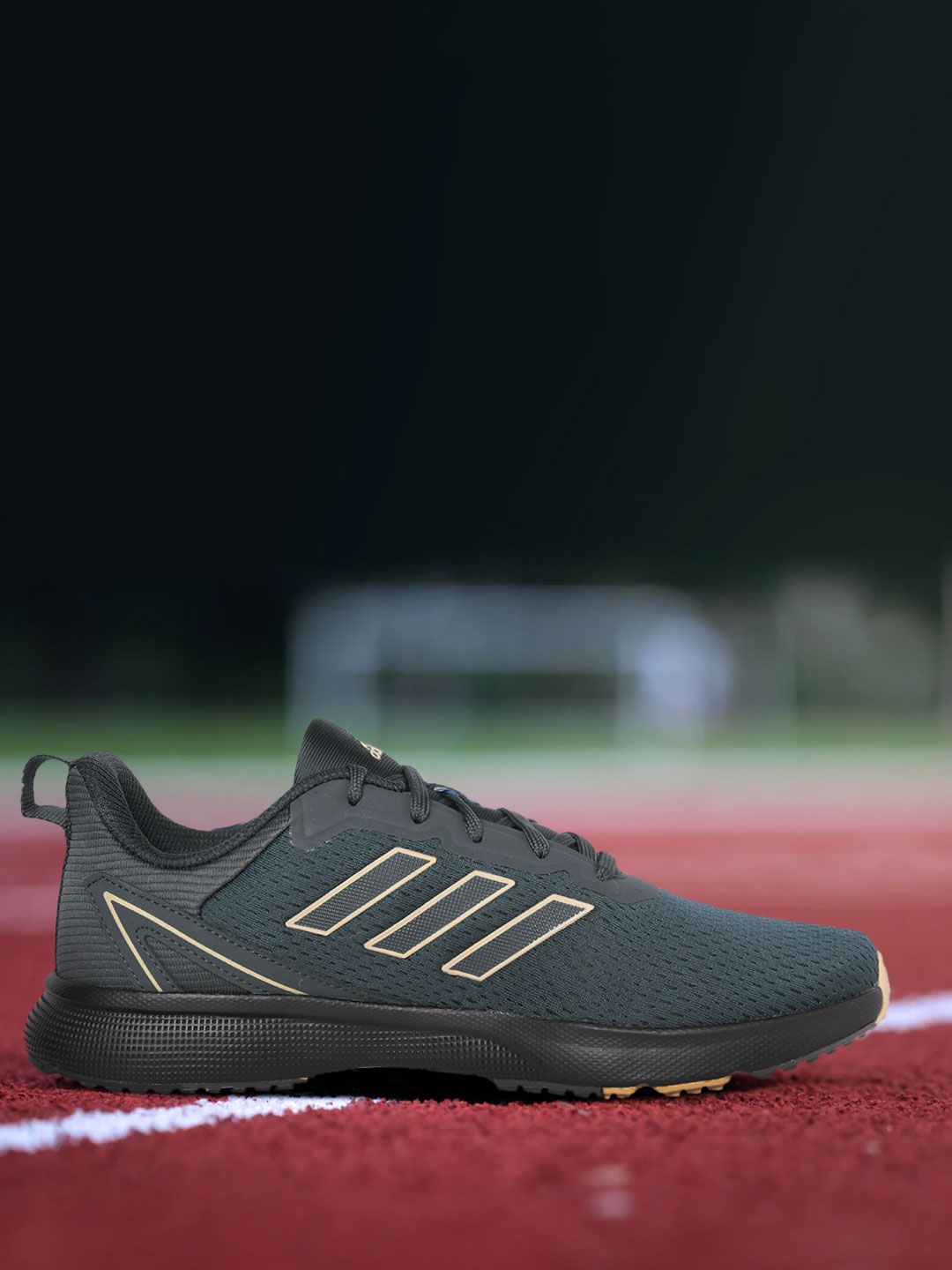 ADIDAS Men Grey & Beige Woven Design Seize The Street Running Shoes