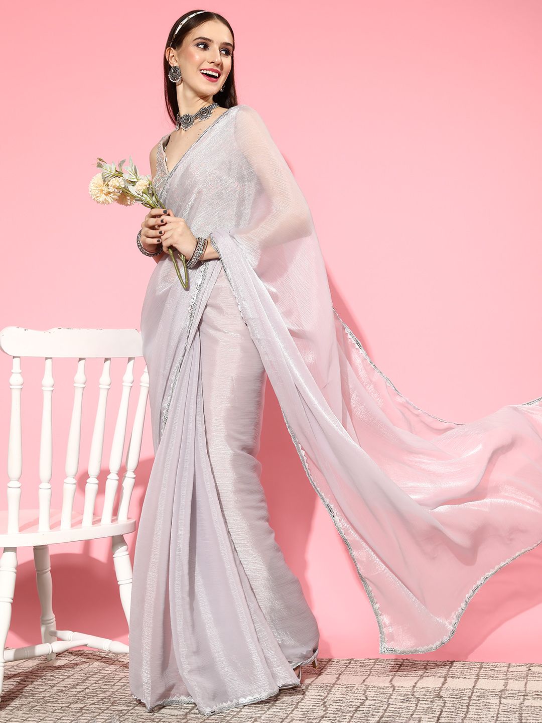 Kvsfab Solid Saree with Embroidered Border
