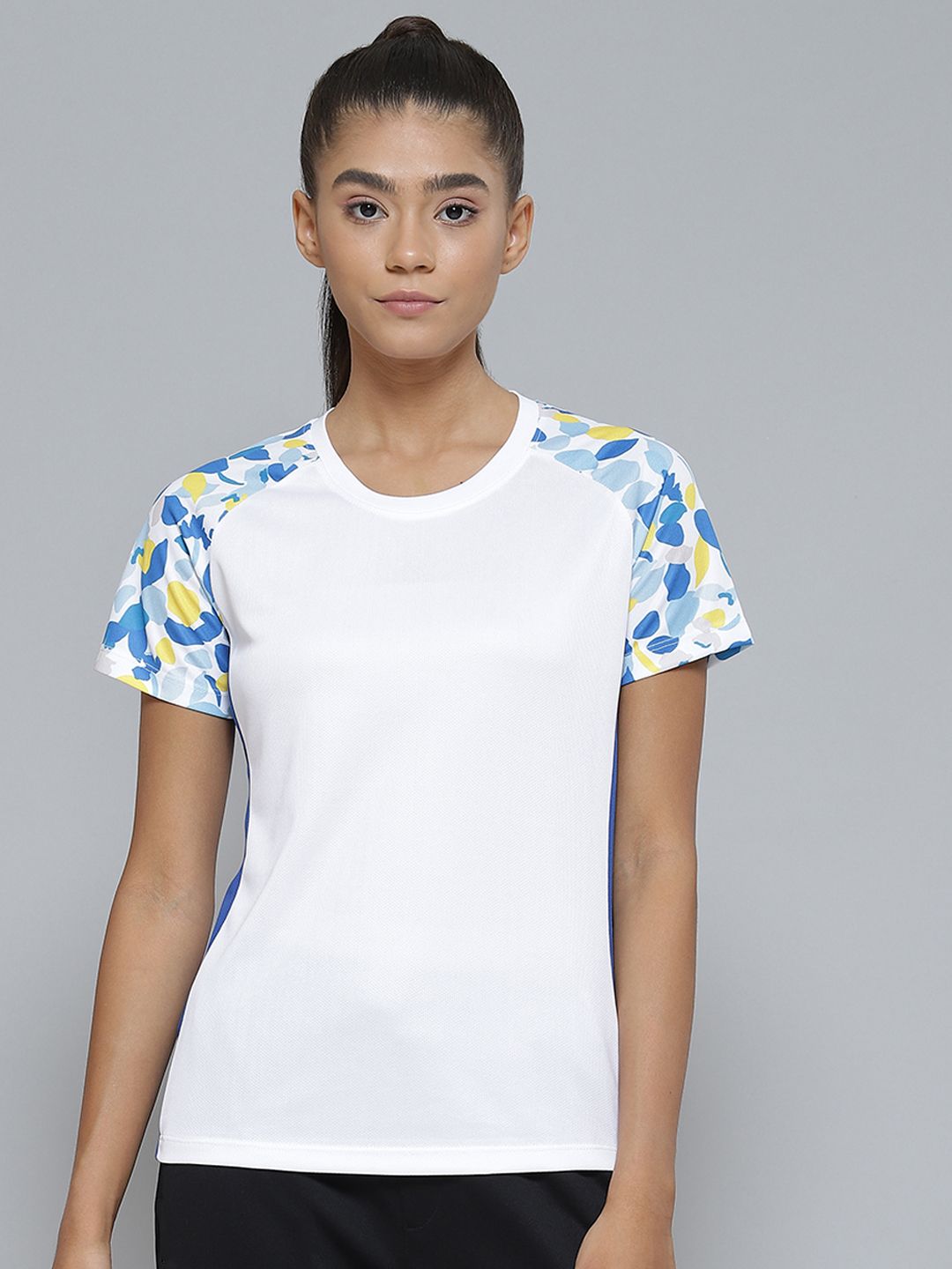 Alcis Women White & Blue Printed Slim Fit Sports T-shirt Price in India