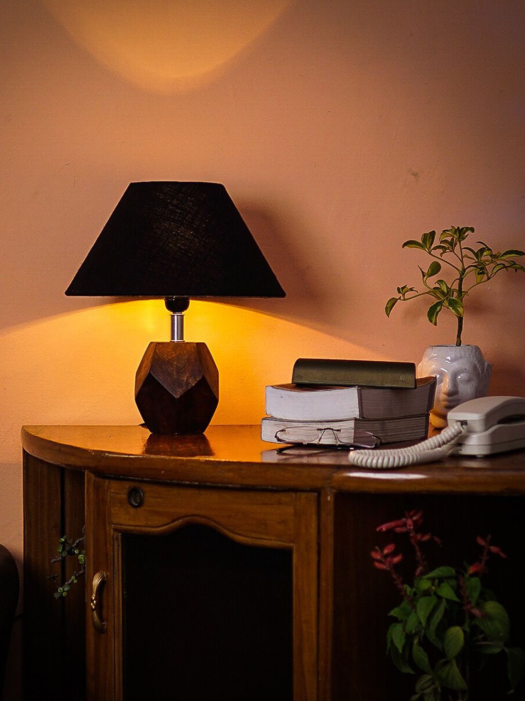 Pinecraft INTERNATIONAL Brown & Black Sefinn Table Lamp With Shade Price in India