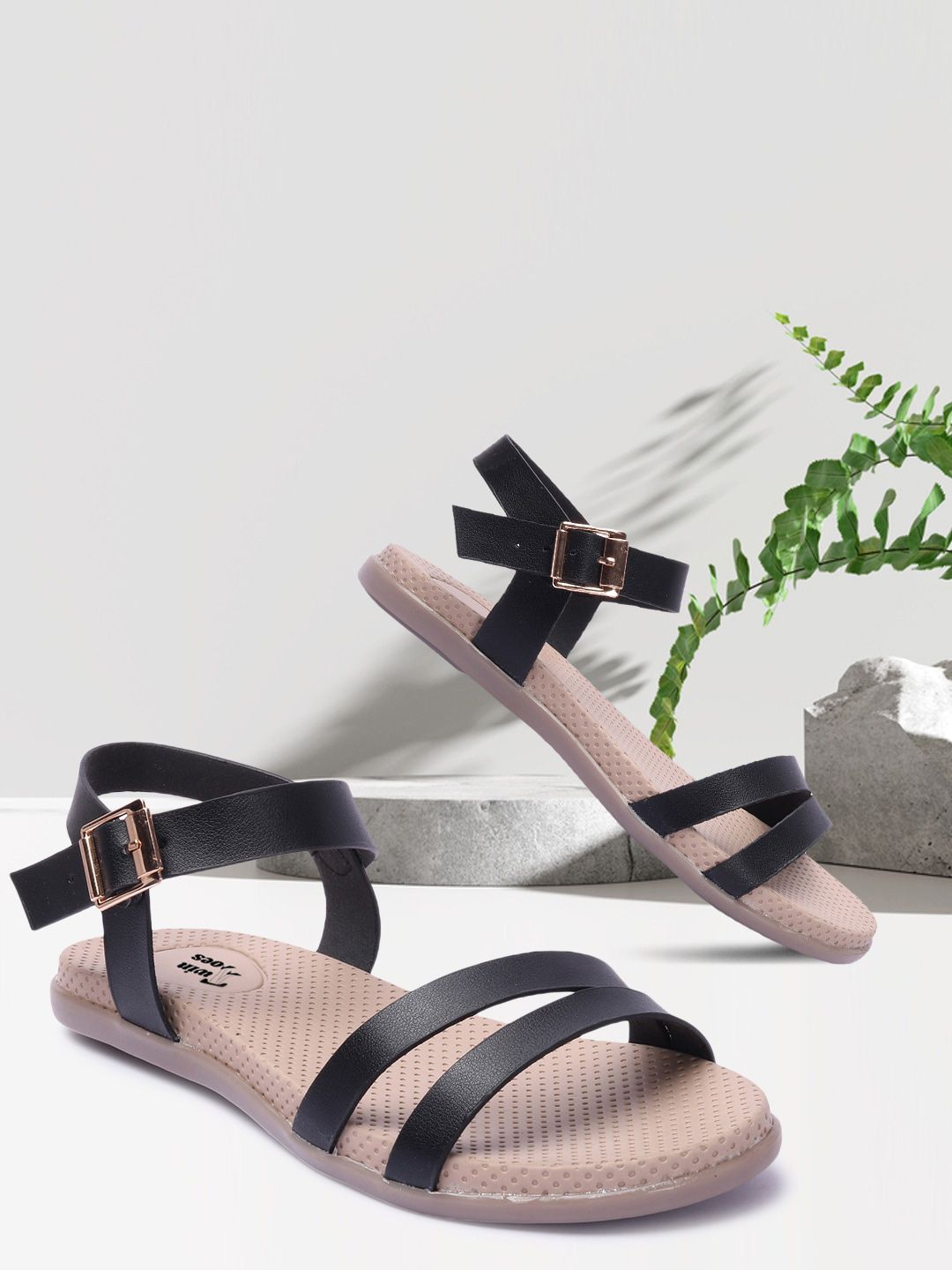 TWIN TOES Black Textured Block Sandals with Buckles Price in India