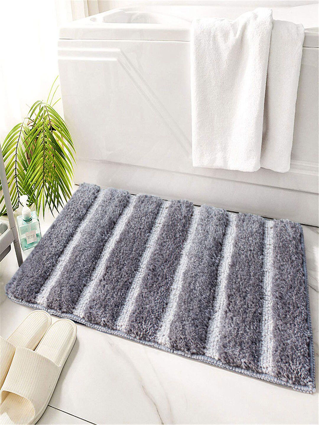 LUXEHOME INTERNATIONAL Grey Striped 1600 GSM Bath Rugs Price in India