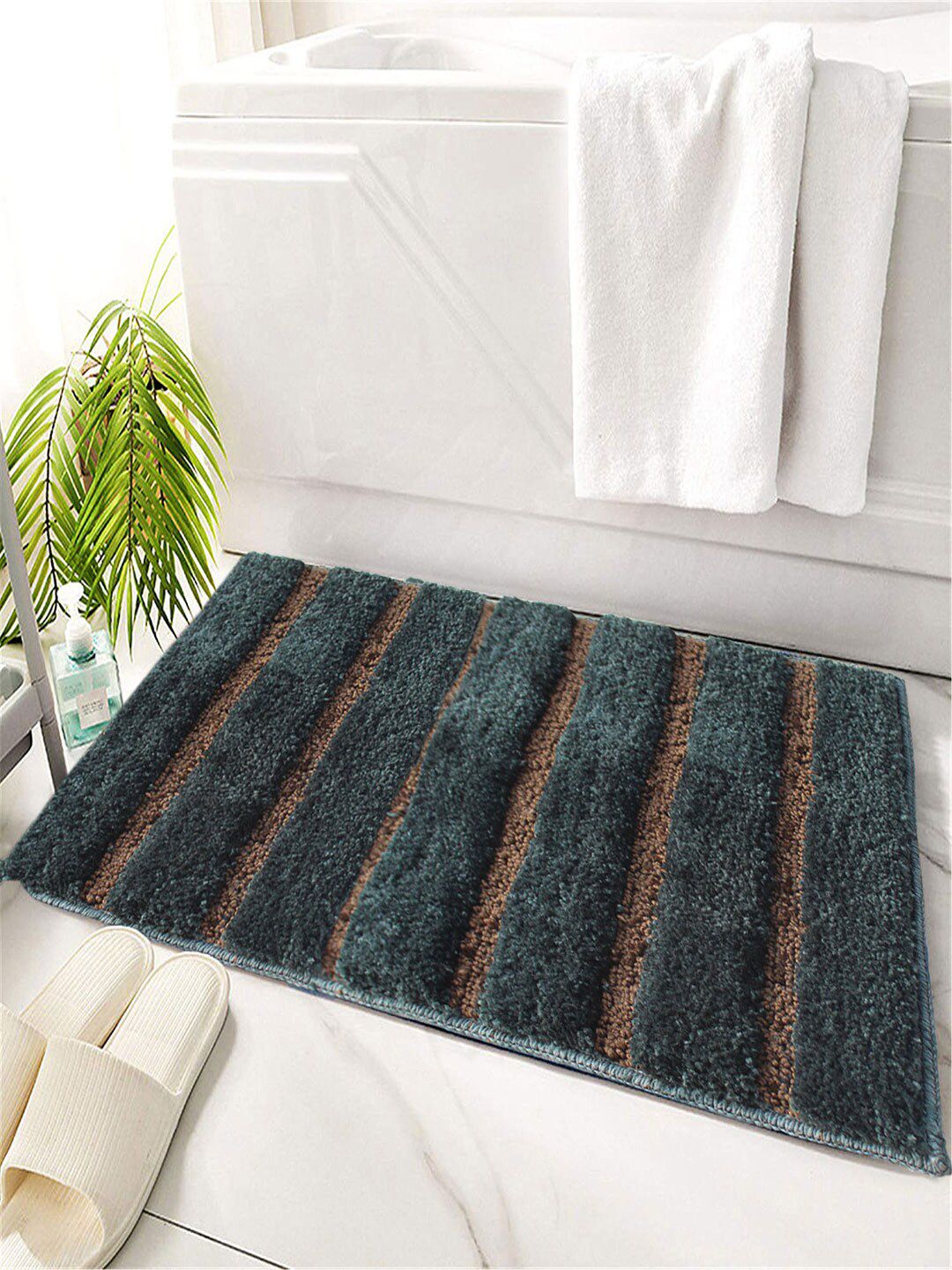 LUXEHOME INTERNATIONAL Olive Green Striped 1600GSM Bath Rugs Price in India