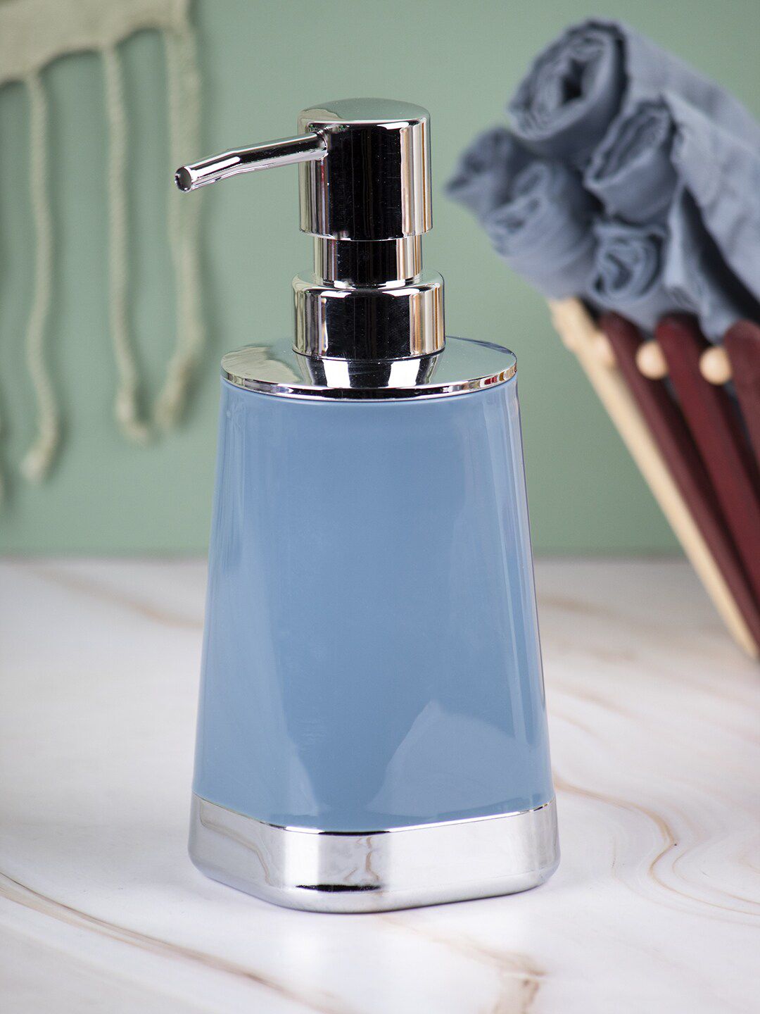 MARKET99 Blue Glossy Soap Dispenser 180ml Price in India