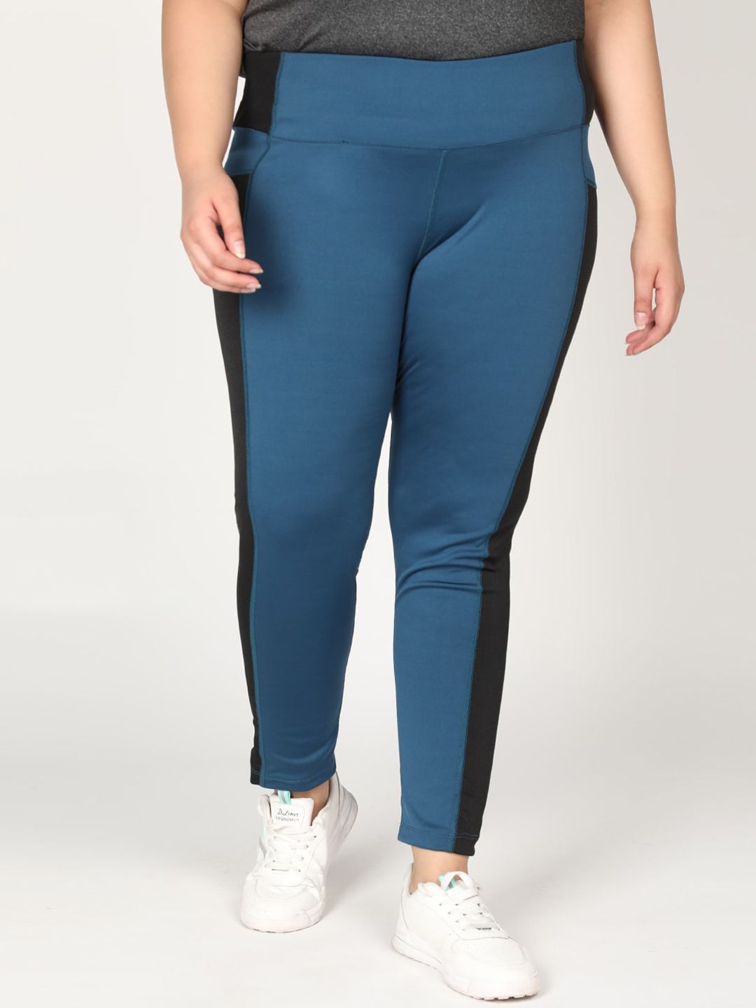 CHKOKKO Plus Women Blue Solid Skinny-Fit Training Tights Price in India