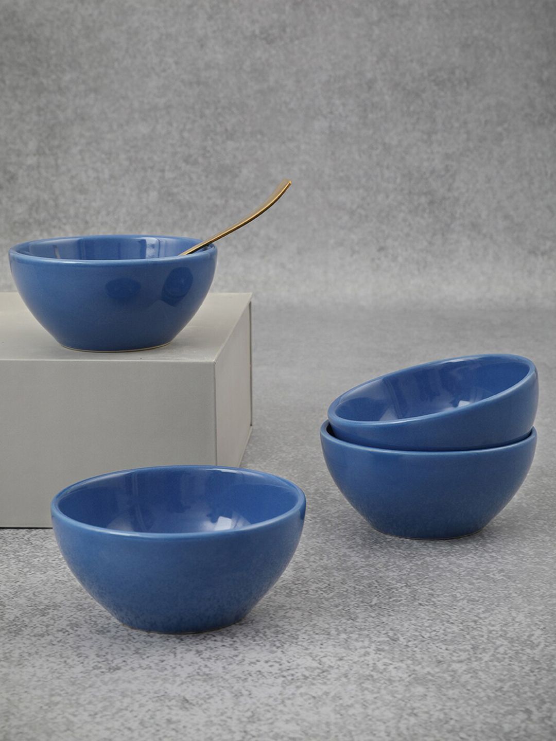 HomeTown Unisex Blue Dinnerware Price in India