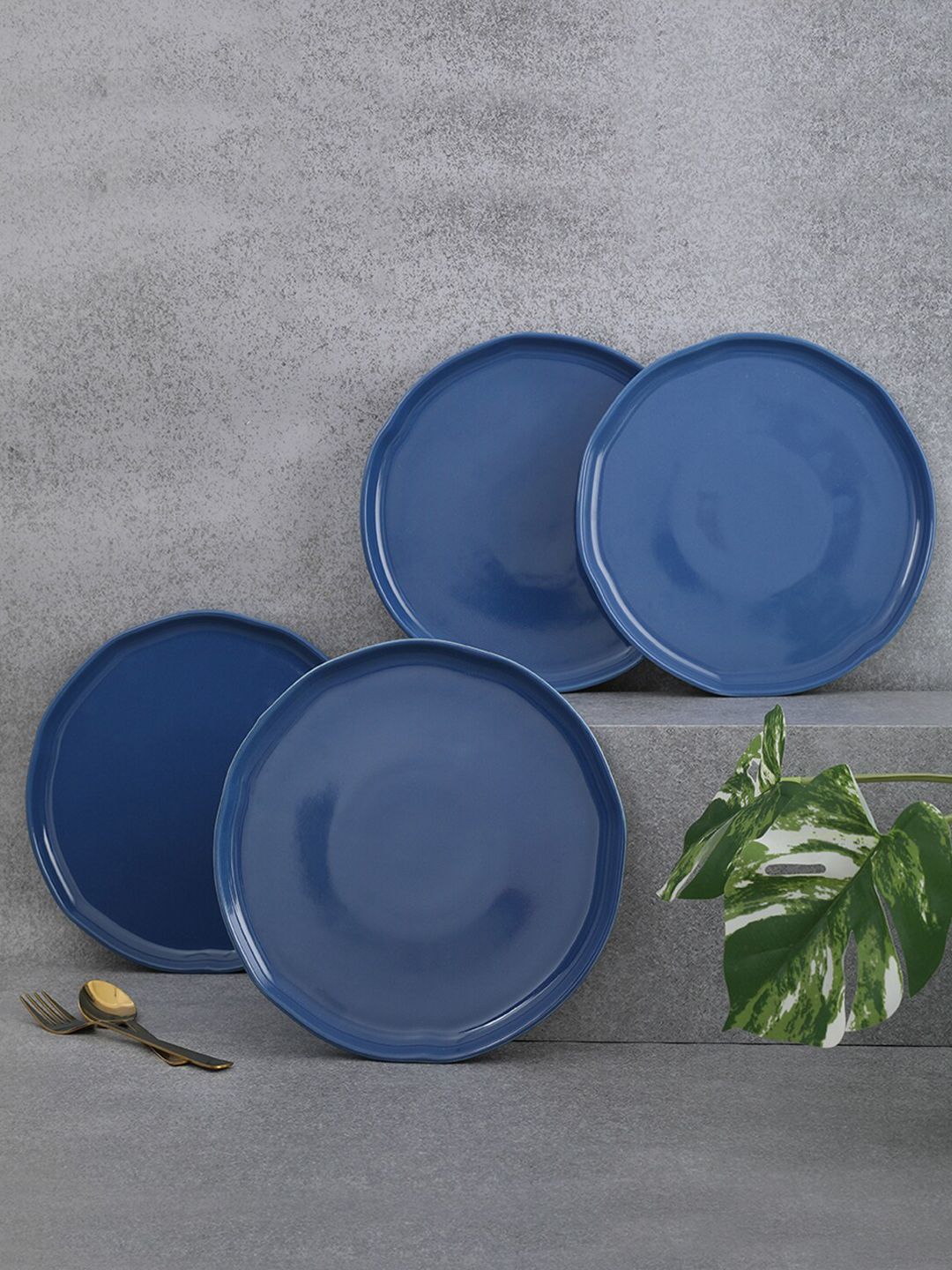 HomeTown Unisex Blue Dinnerware Price in India