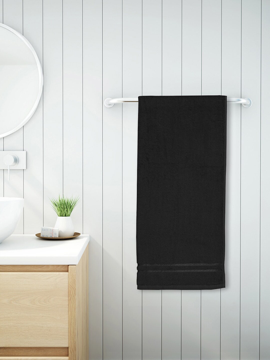 Welspun Black Solid 380 GSM Cotton Quick Dry Bath Towel Price in India