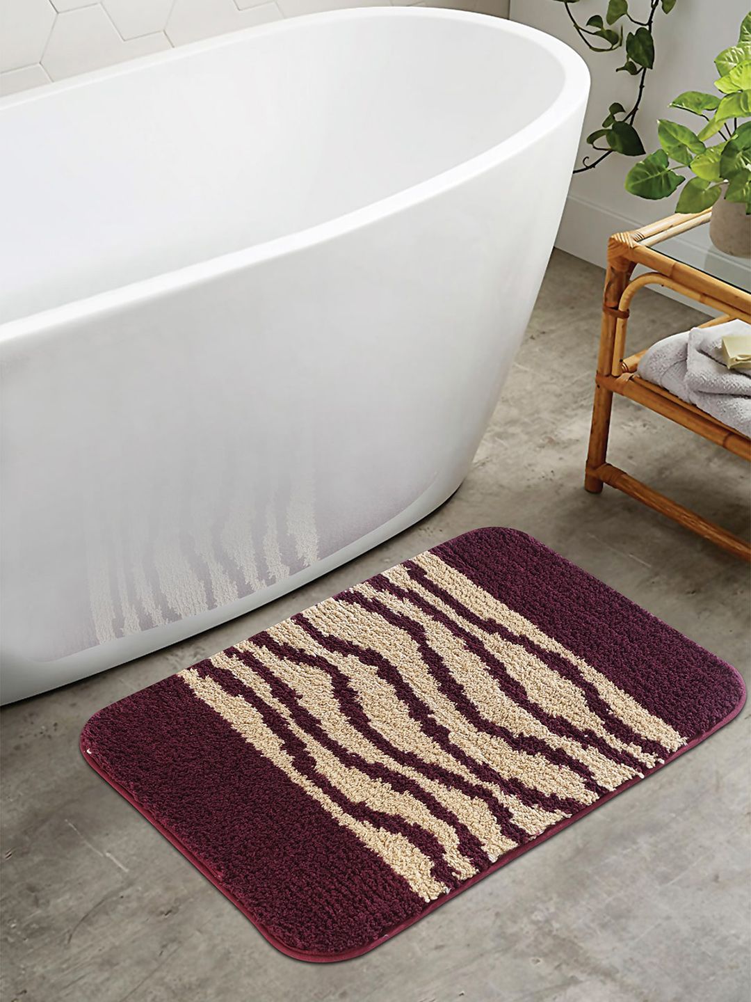 OBSESSIONS Red & Beige 1400 GSM Anti-Skid Bath Rug Price in India