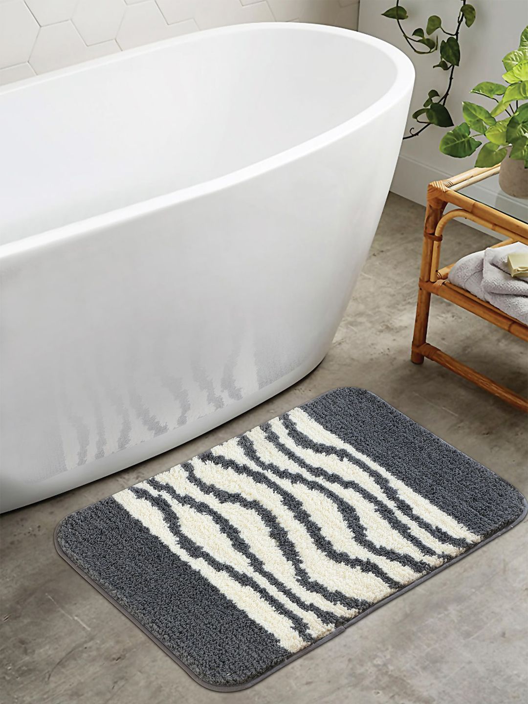 OBSESSIONS Grey  Striped 1400 GSM Anti-Skid Bath Rug Price in India