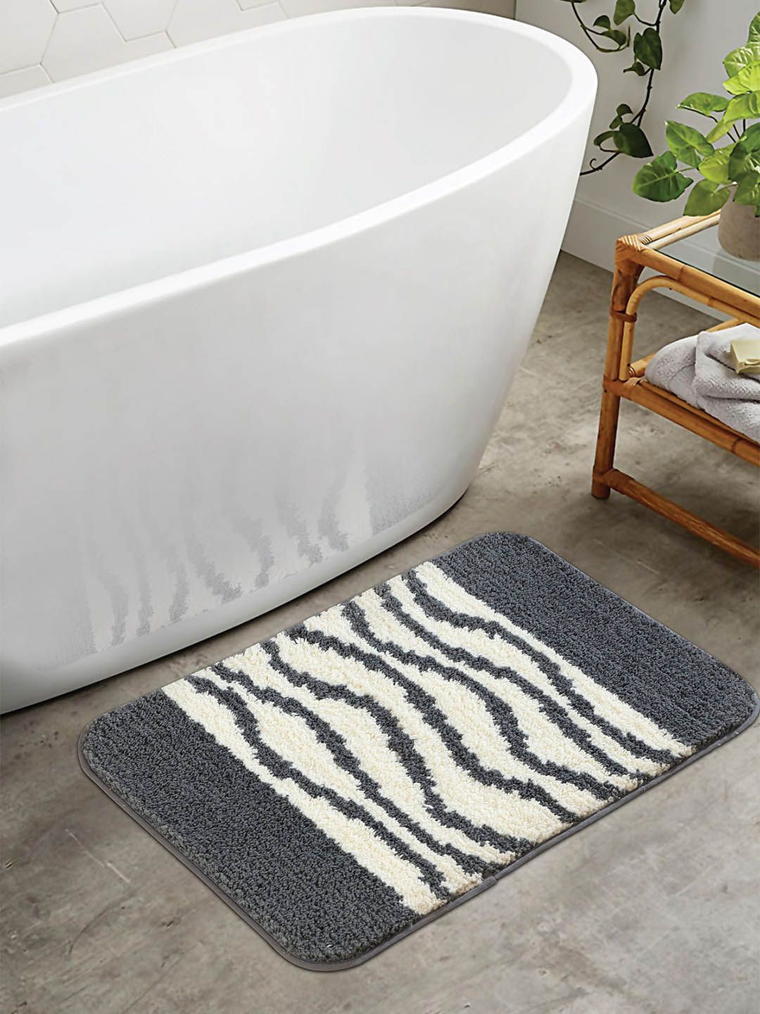 OBSESSIONS Grey Striped 1400 GSM Anti-Skid Bath Rugs Price in India