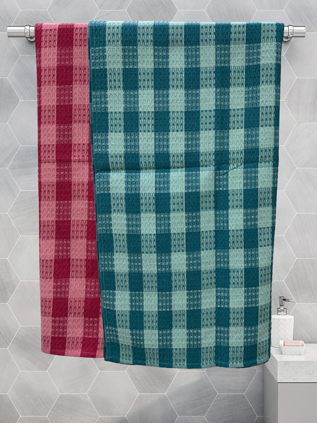 Athom Trendz Set Of 2 Checked Cotton 210 GSM Bath Towels Price in India
