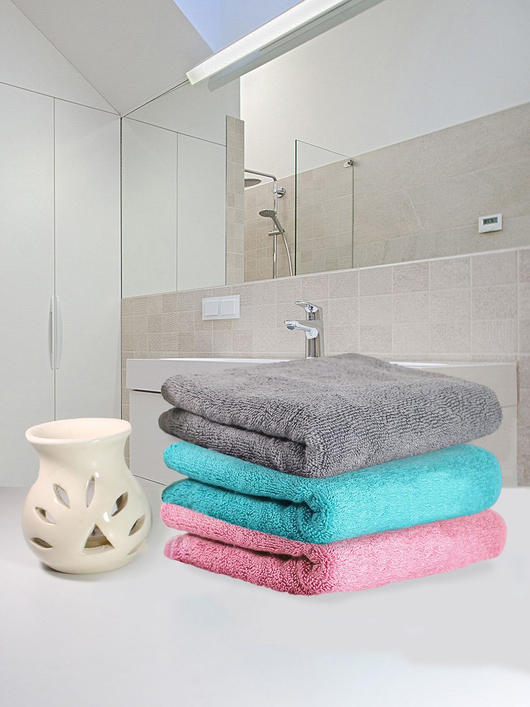 Heelium Set Of 3 Solid Hand Towels Price in India