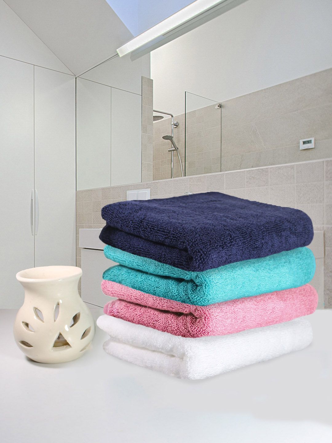 Heelium Set Of 4 Solid 600 GSM Hand Towels Price in India