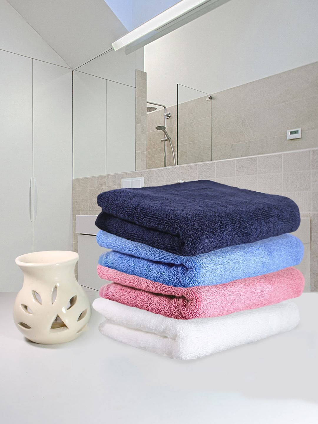 Heelium Pack Of 4 Multi-Colored Solid 600GSM Hand Towels Price in India