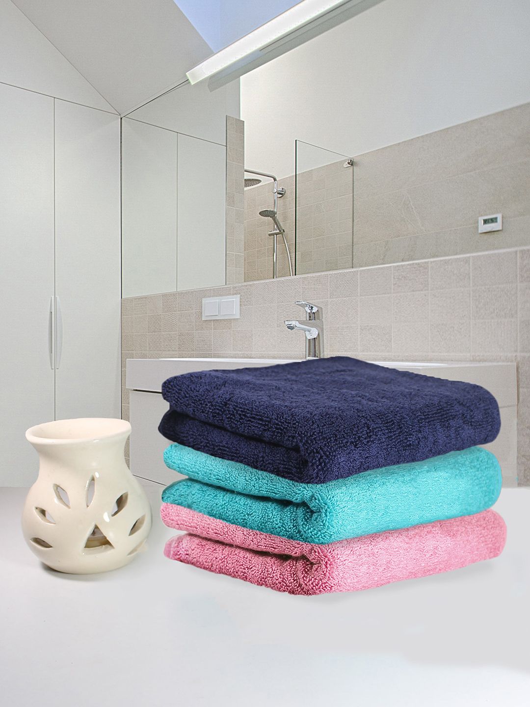 Heelium Set Of 3 Solid 600 GSM Bamboo Hand Towels Price in India