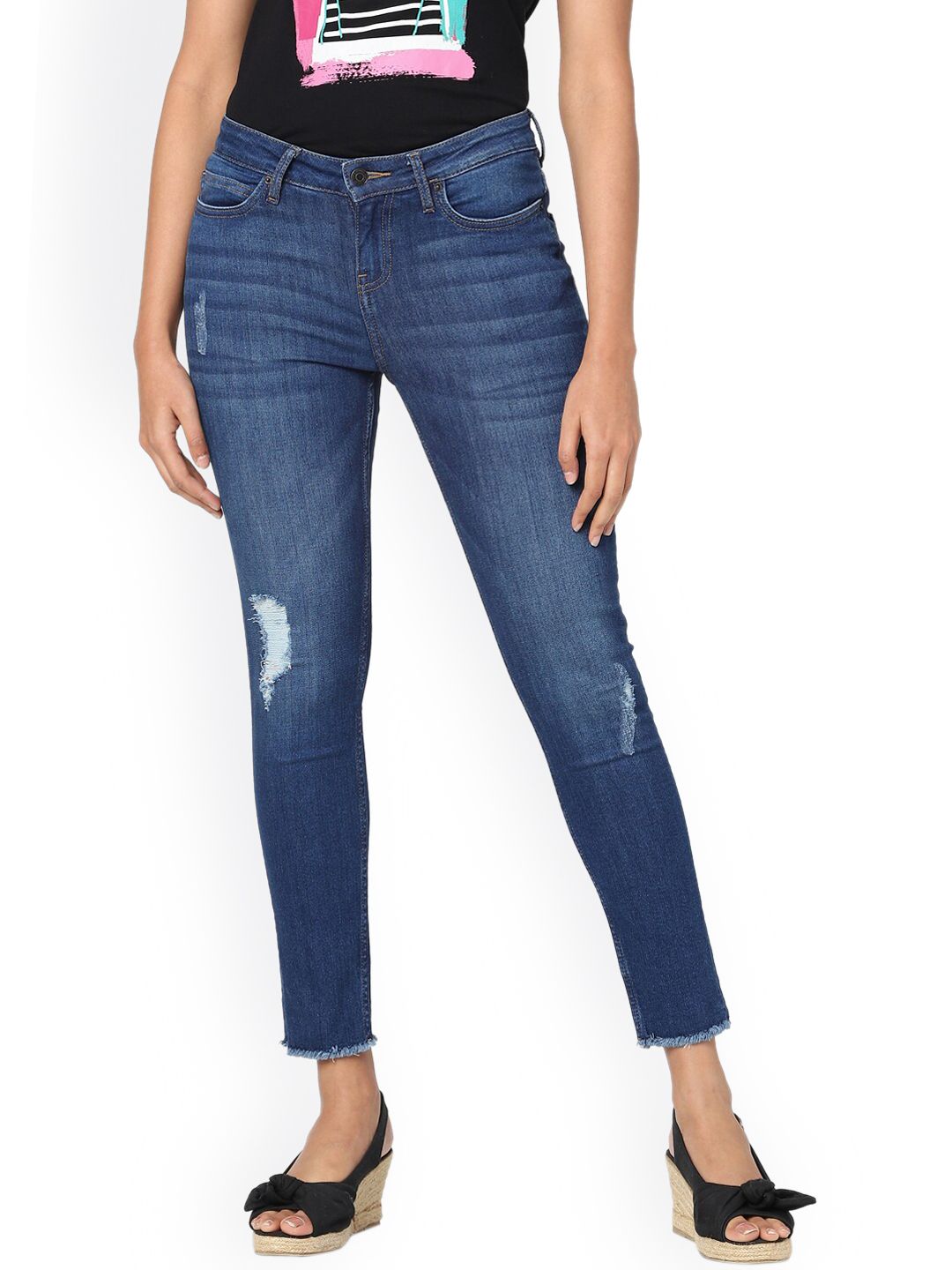 Vero Moda Women Blue Skinny Fit Mildly Distressed Light Fade Jeans Price in India