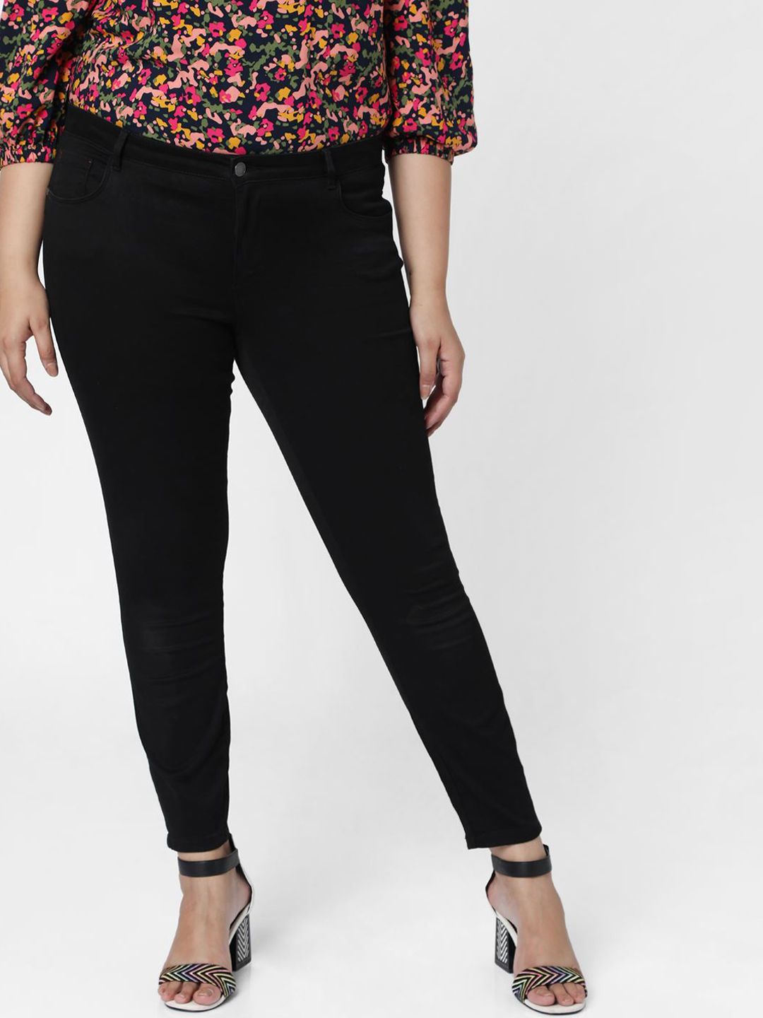 VERO MODA CURVE Women Black High-Rise Mildly Distressed Jeans Price in India