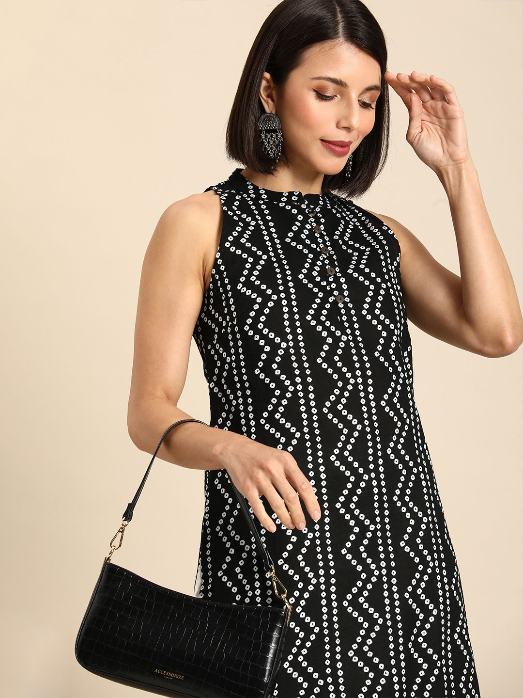 Anouk Women Black & White Bandhani Printed Halter Neck Kurta