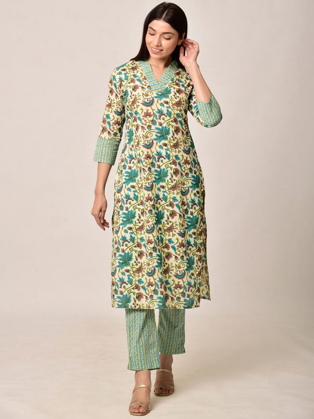 Ikk Kudi by Seerat Women Beige Floral Printed Pure Cotton Kurta with Trousers